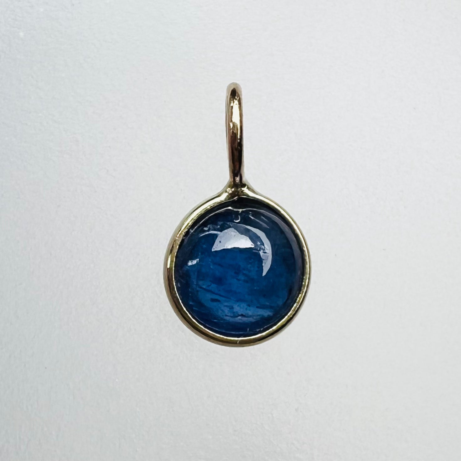 1.03CT Natural Cabochon Sapphire 14K Yellow Gold Pendant Charm 10x6mm