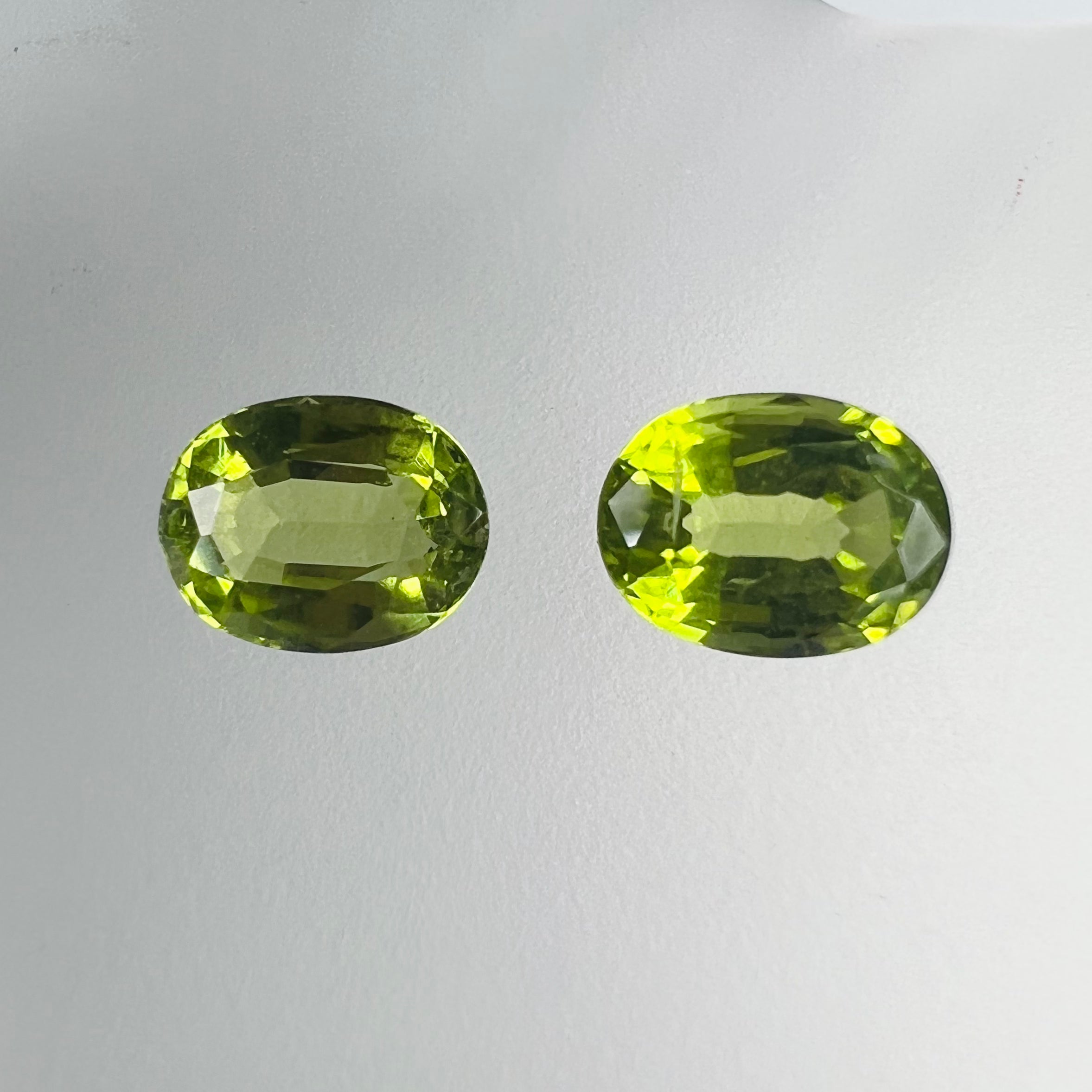 3.12CTW Pair of Loose Natural Oval Cut Peridot 8.10x6.05x4mm Earth mined Gemston
