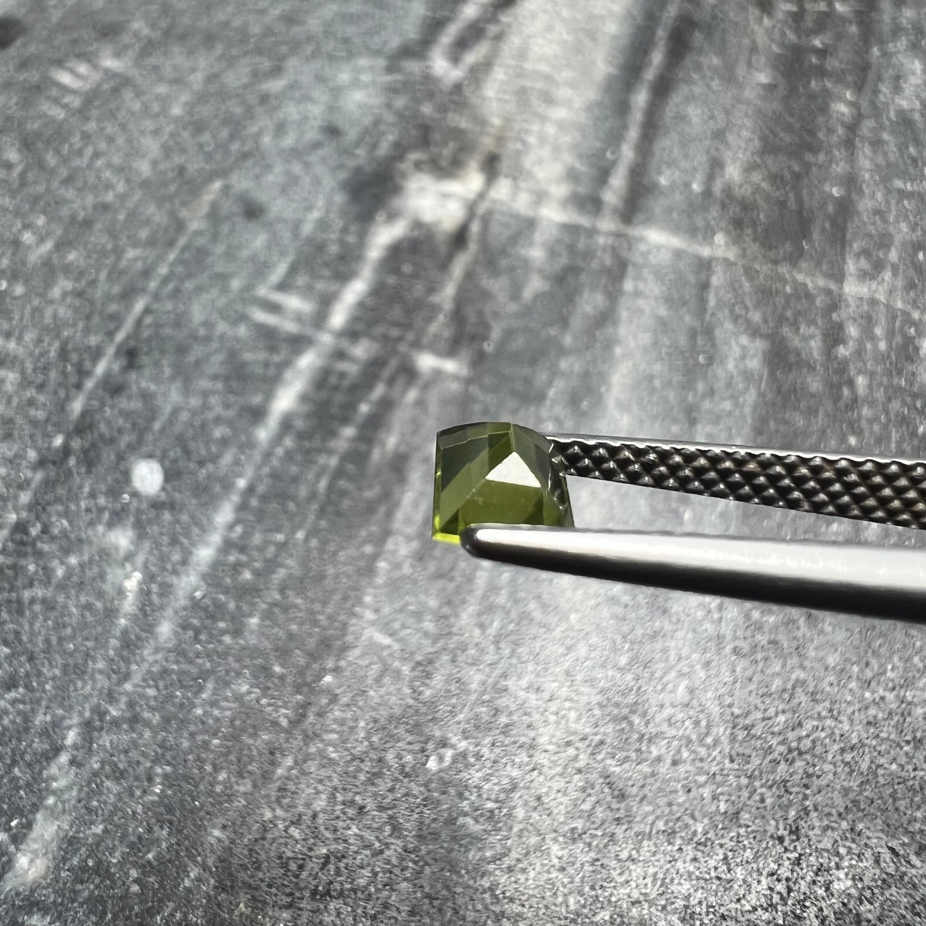 .62CT Loose Natural Peridot Baguette 6.09x4.18x2.62mm Earth mined Gemstone