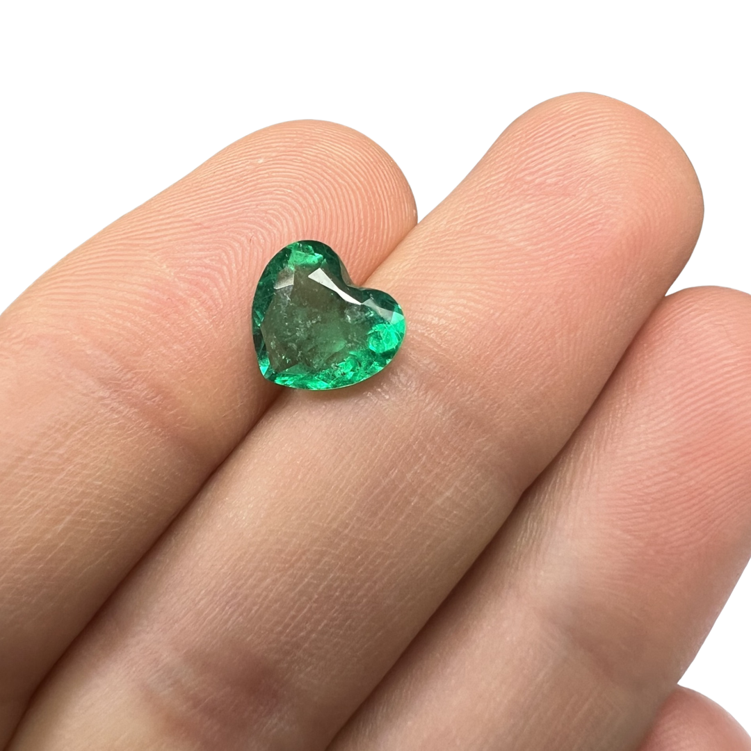 1.86CT Loose Natural Colombian Emerald Heart Shape 8.29x9.19x4.38mm