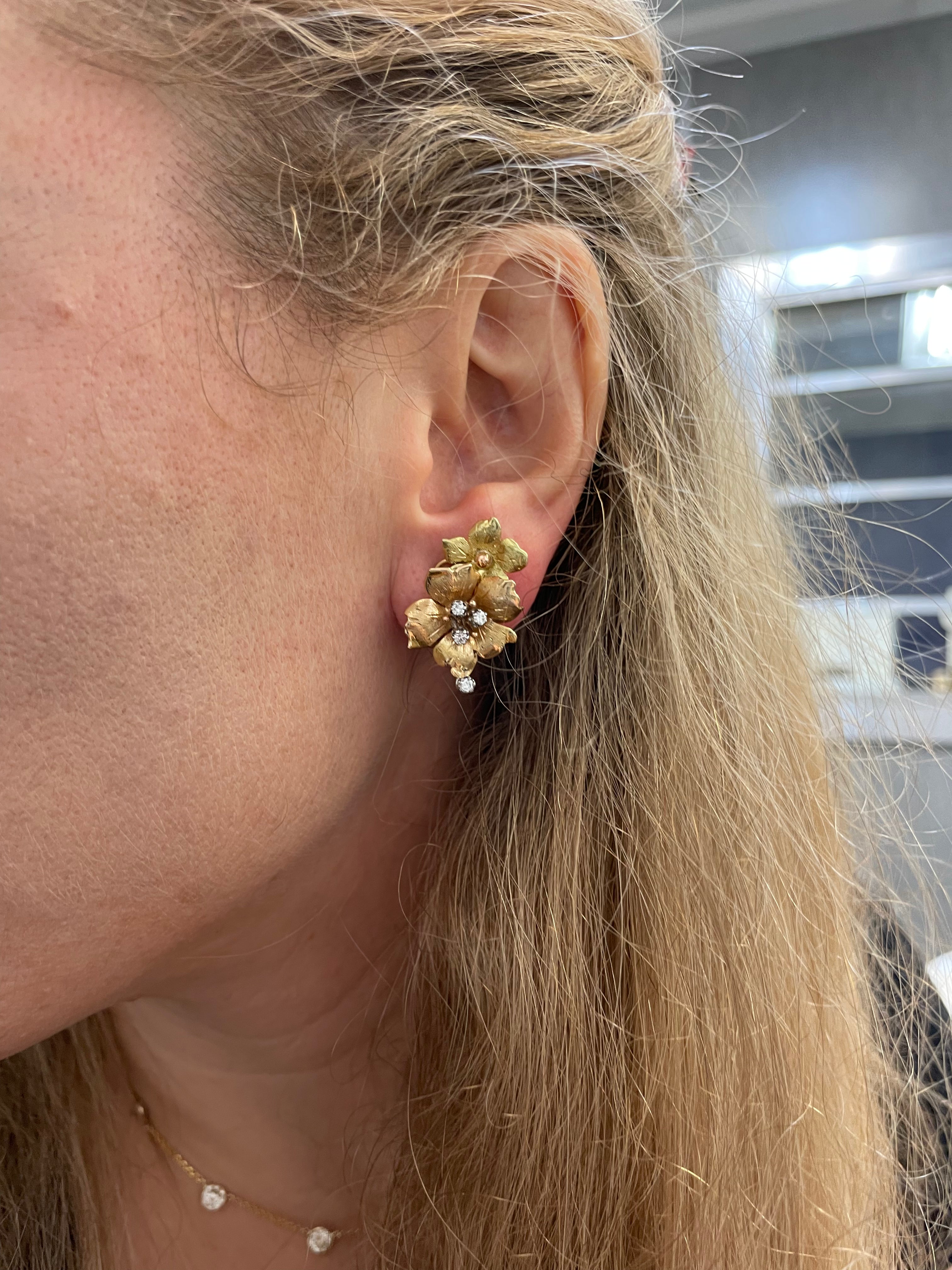 18K Gold and Diamond Flower Earrings