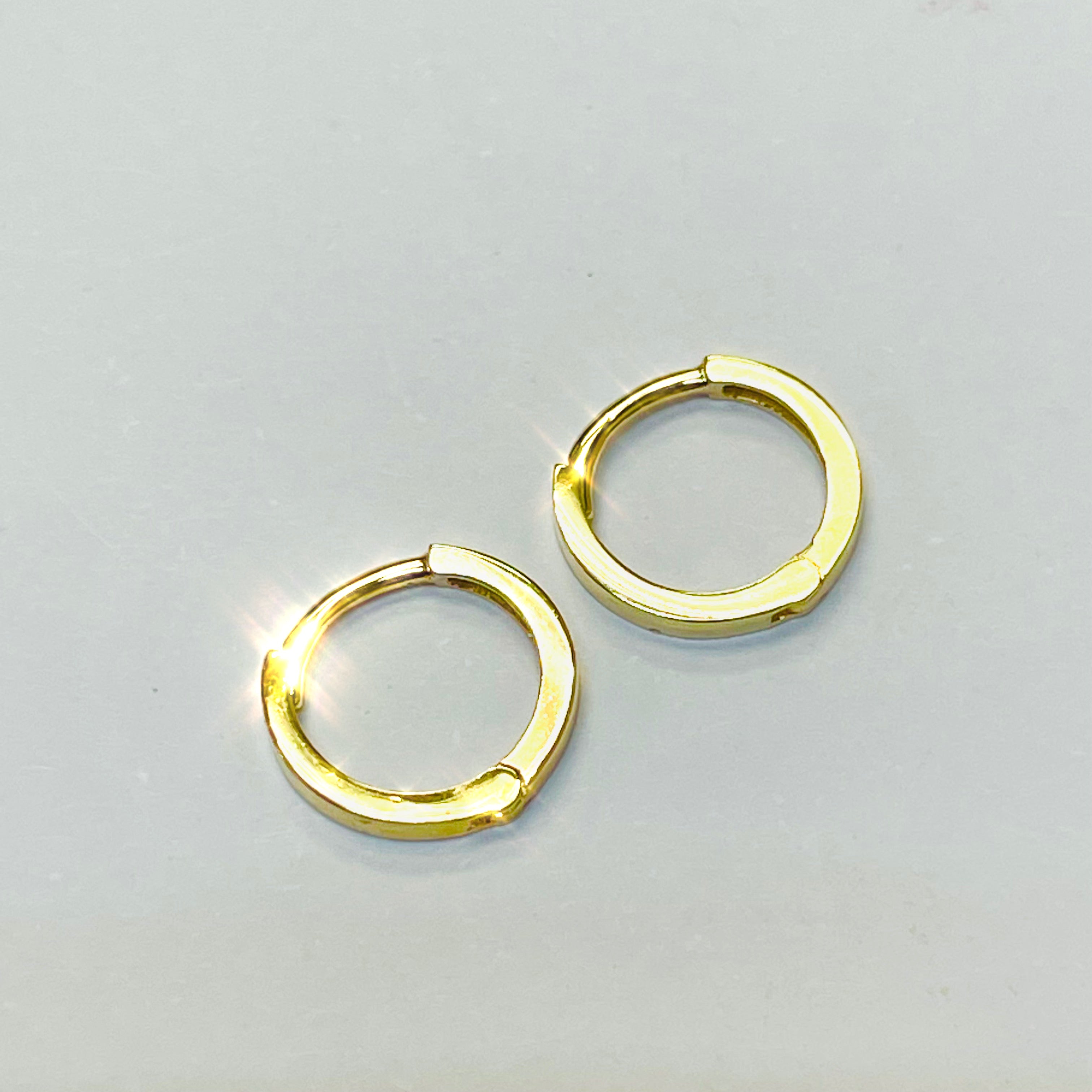 14K Yellow Gold Clicker Huggie Hoop Earrings 9mm