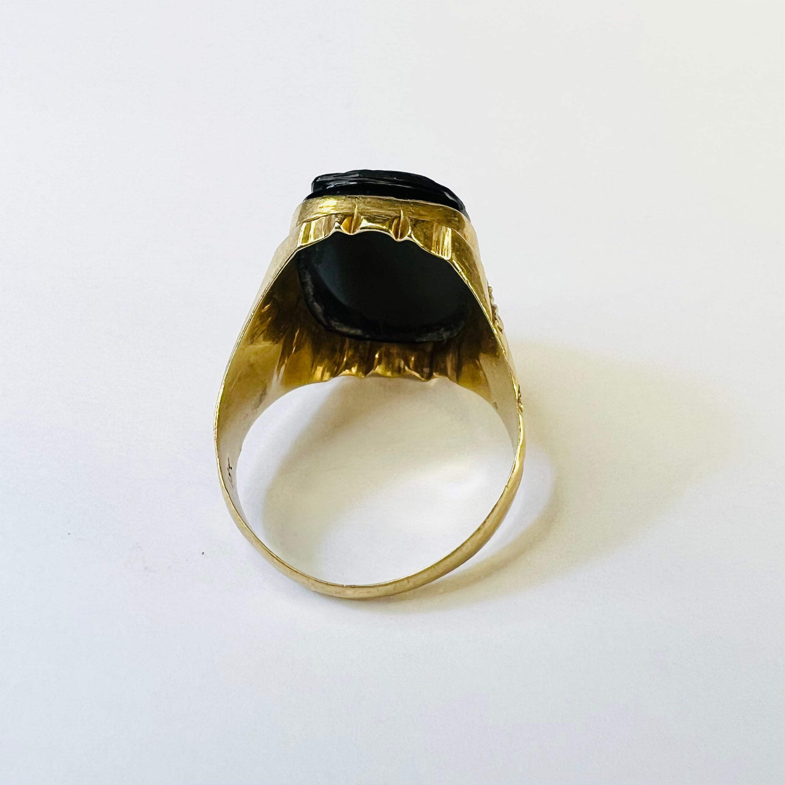 Antique 18K Yellow Gold Onyx Soldier Carved Cameo Engraved Ring Size 9