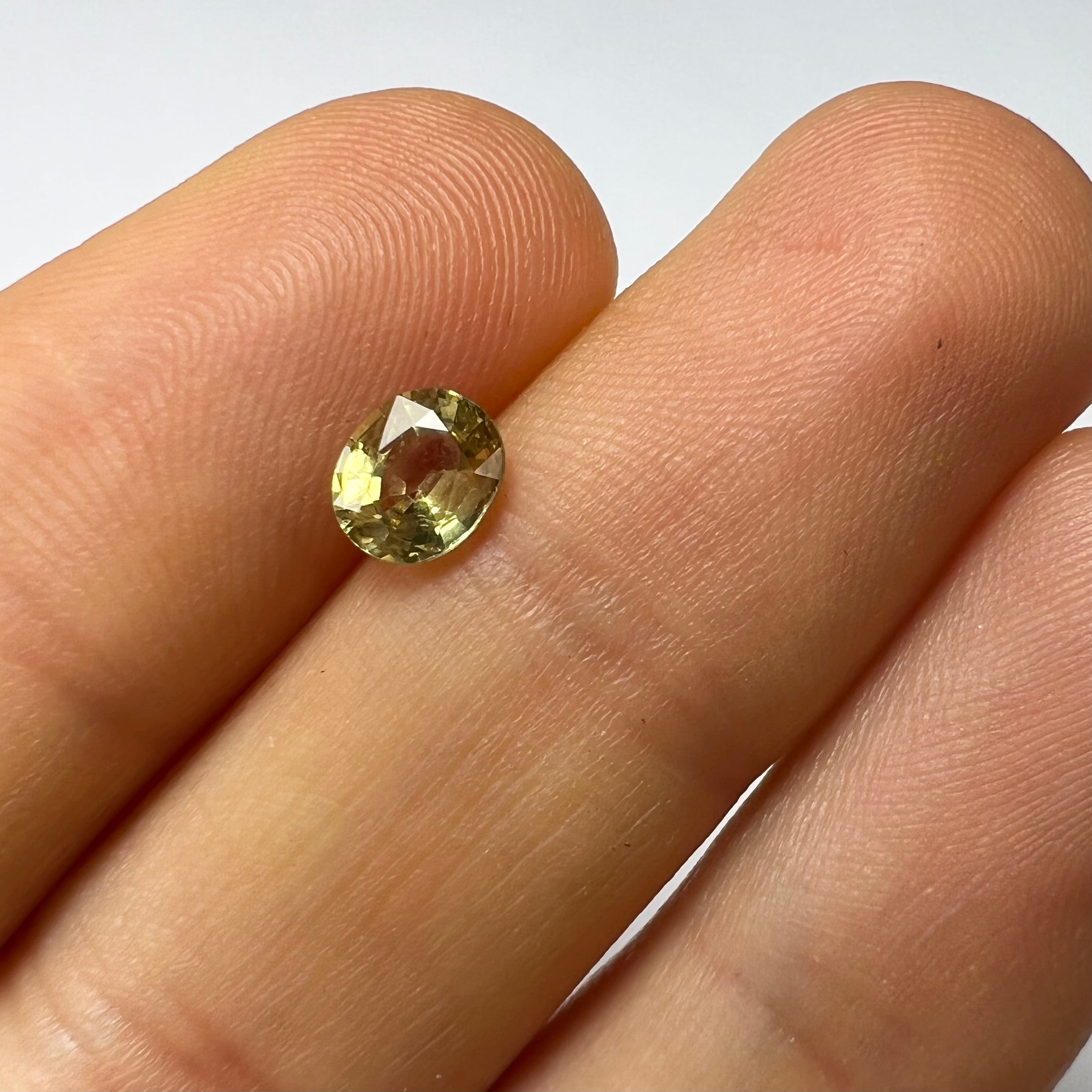 .89CTW Loose Light Yellow Oval Sapphire 6.10x5.15x3.15mm Earth mined Gemstone