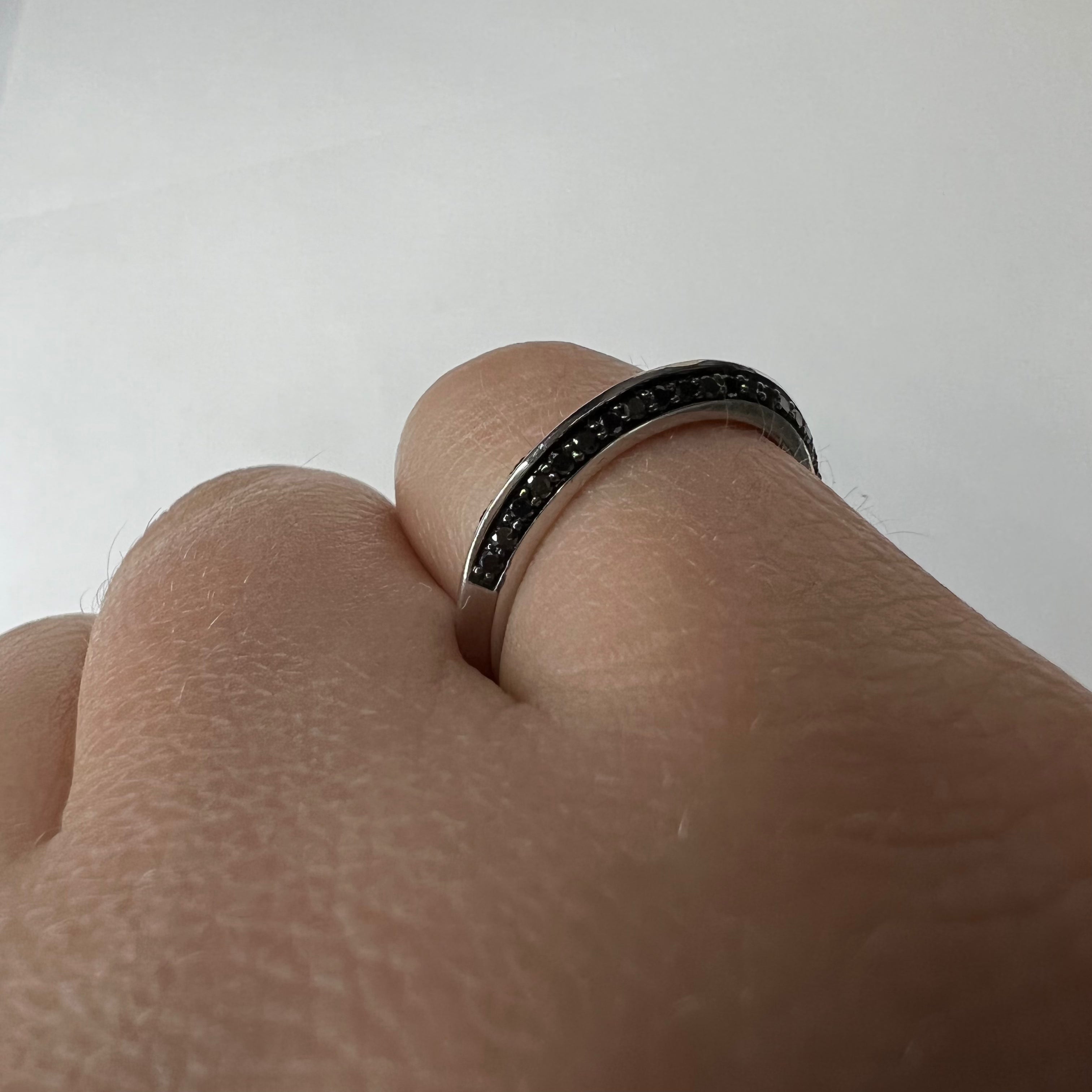 Solid 18K White Gold Pave set Black Diamond Knife Edge Ring Band Size 6.75