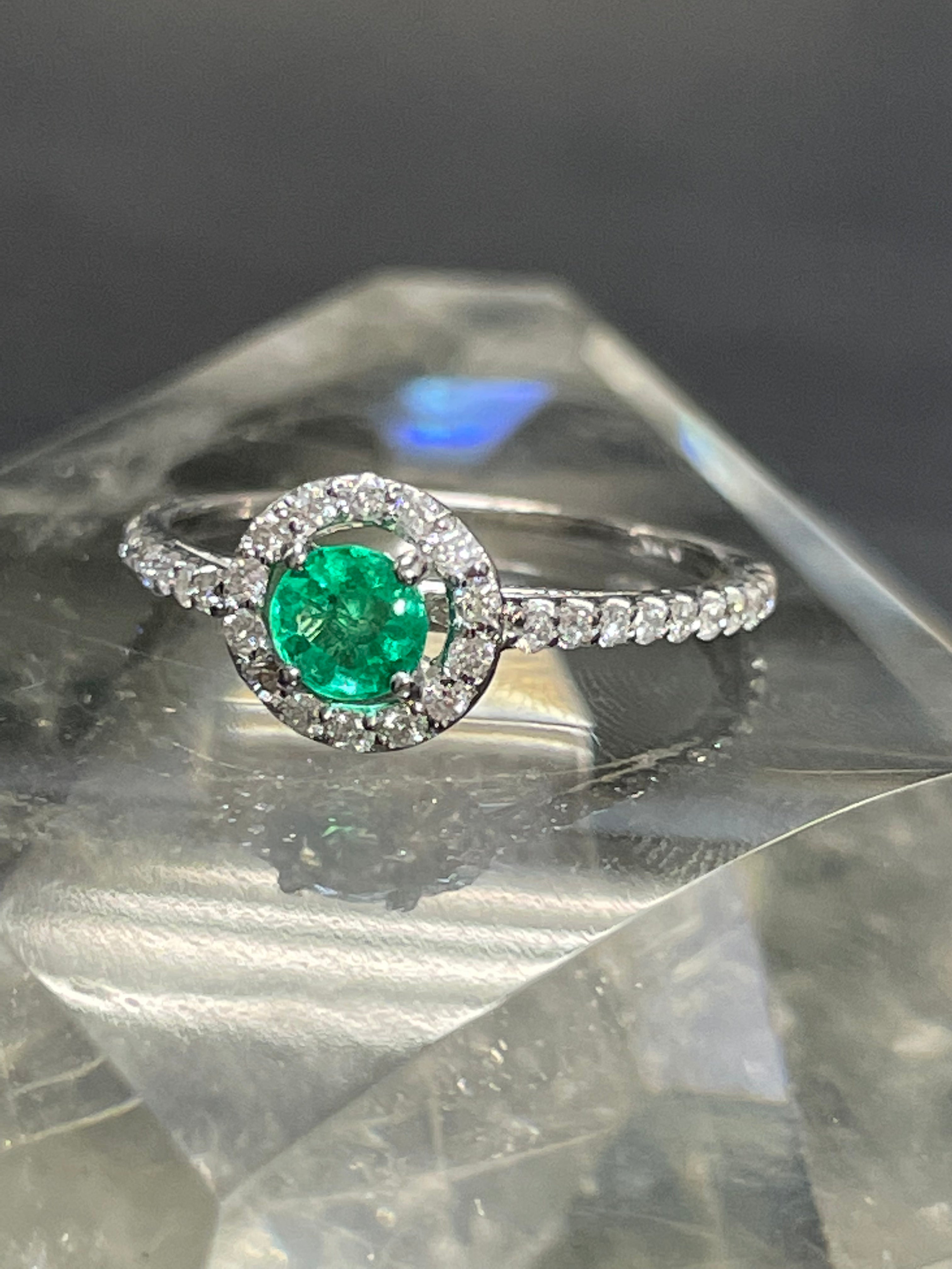 14K White Gold Colombian Emerald Diamond Halo Ring Size 6.25