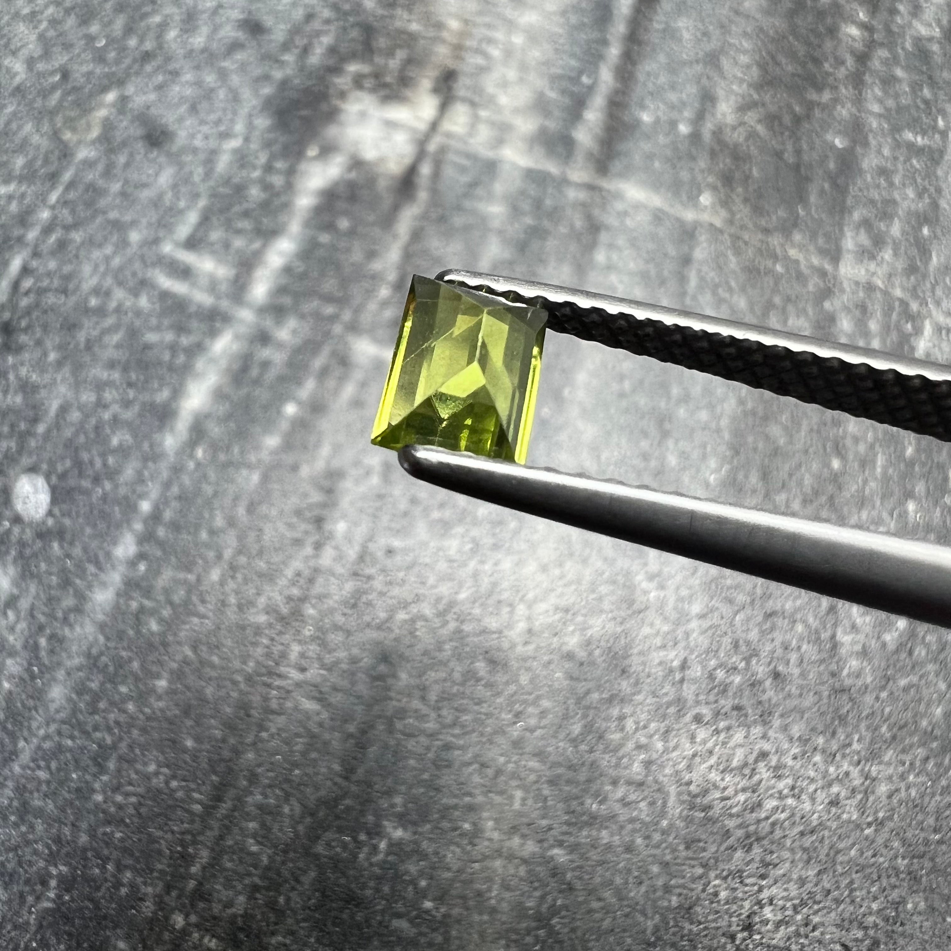.62CT Loose Natural Peridot Baguette 6.09x4.18x2.62mm Earth mined Gemstone