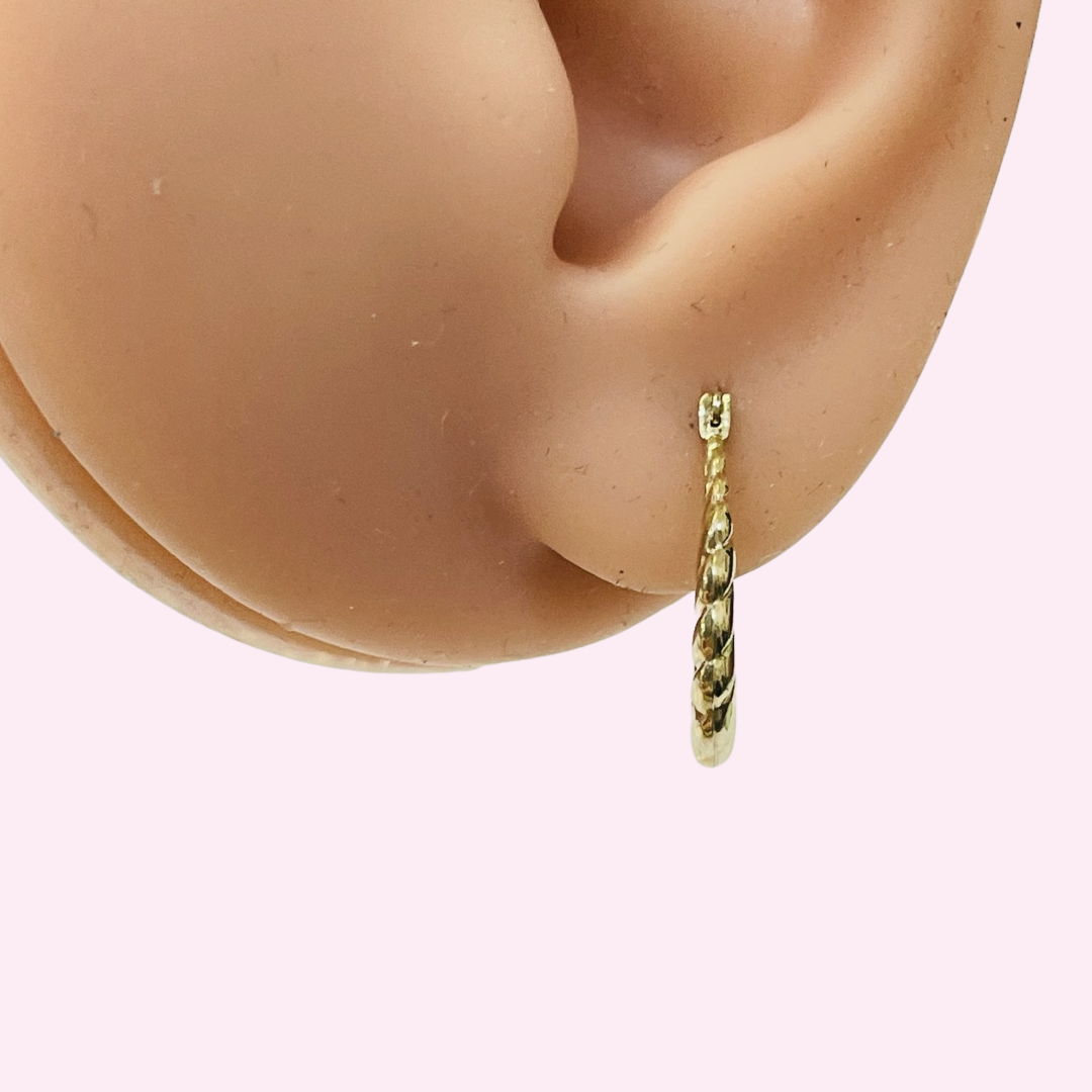 .75” 10K Yellow Gold Oval Croissant Shrimp Hoop Earrings