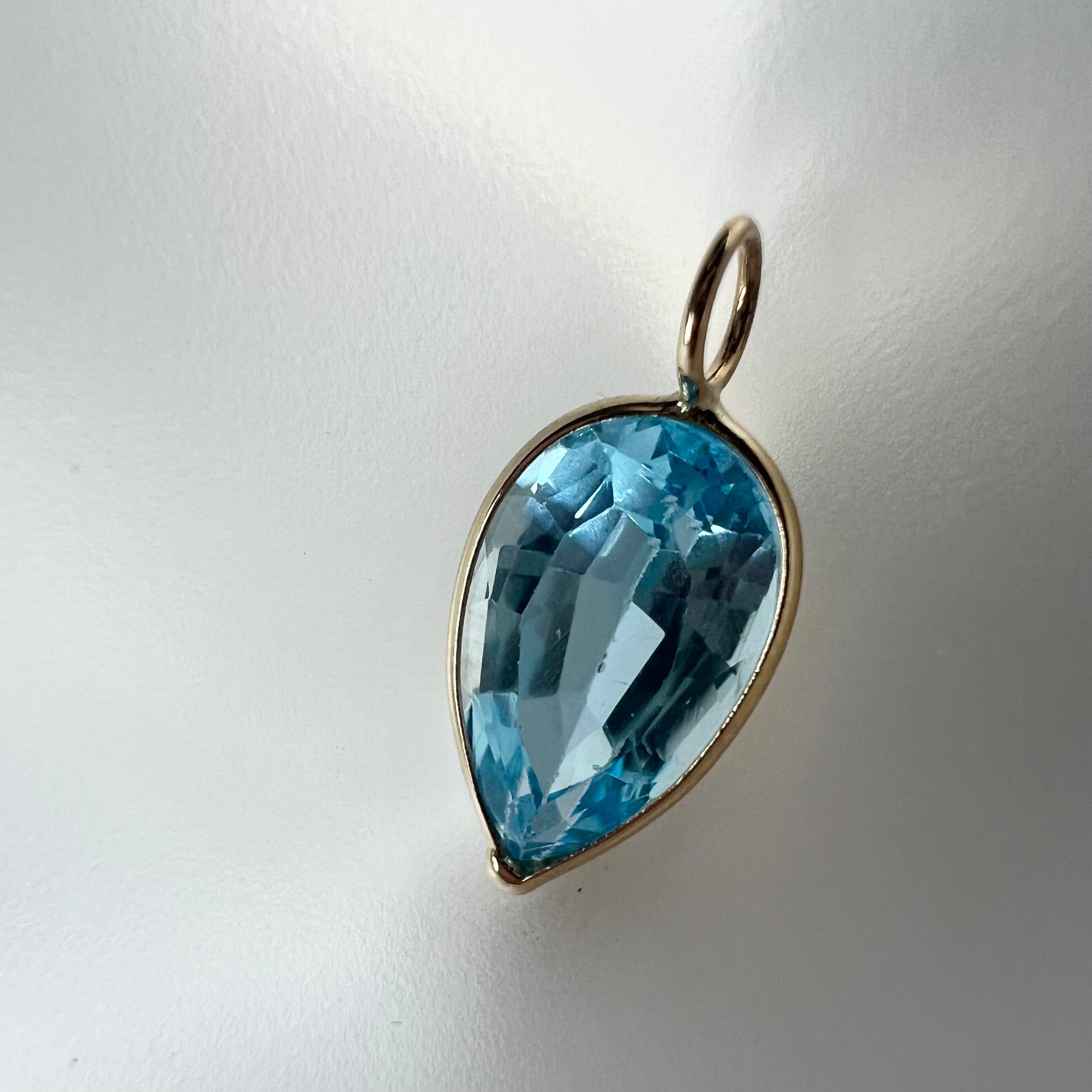 5CT Natural Blue Pear Topaz 14K Yellow Gold Pendant Charm 19x8.5mm