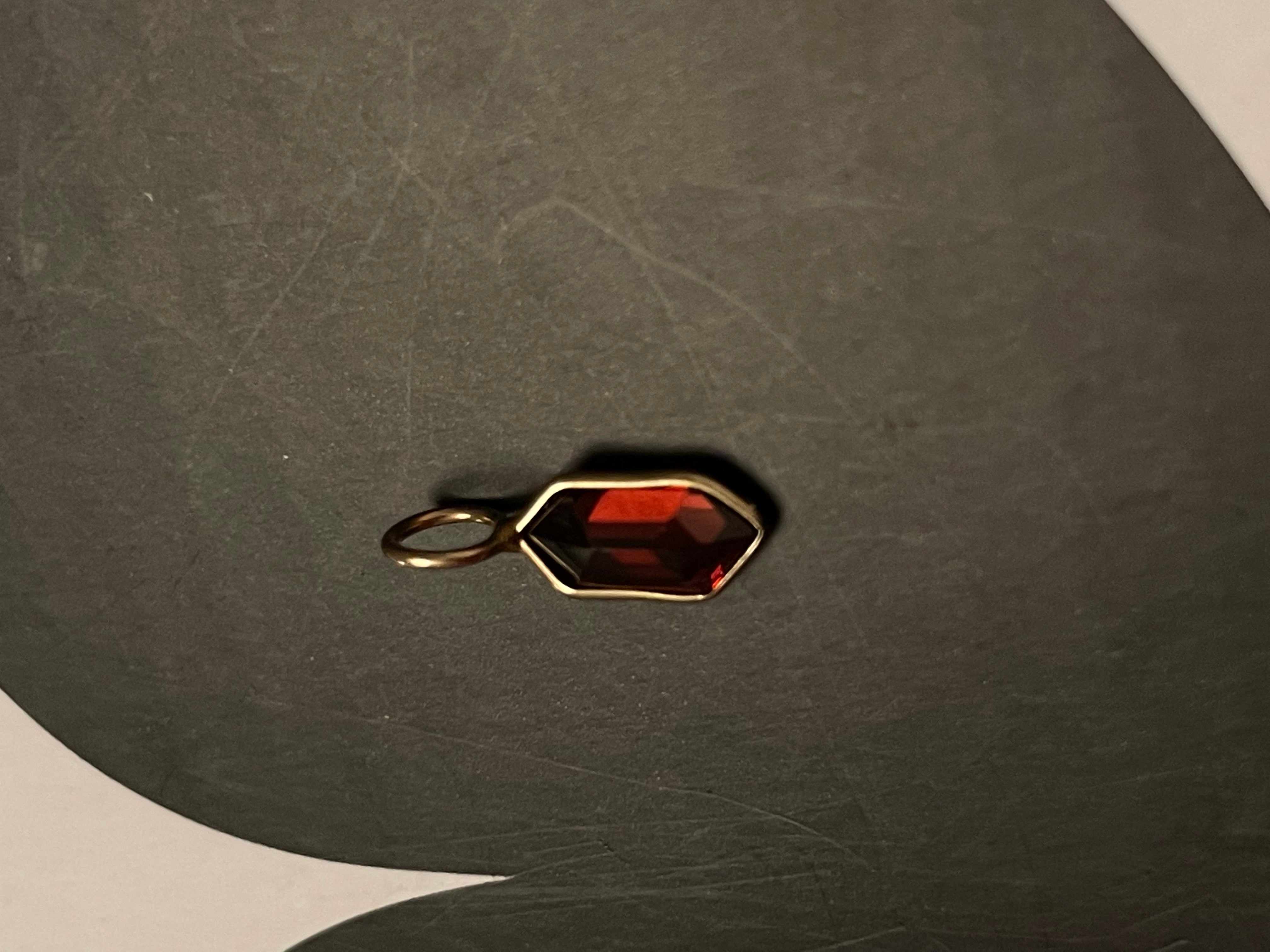 Hexagon Garnet 14K Yellow Gold Pendant Charm 14x6mm
