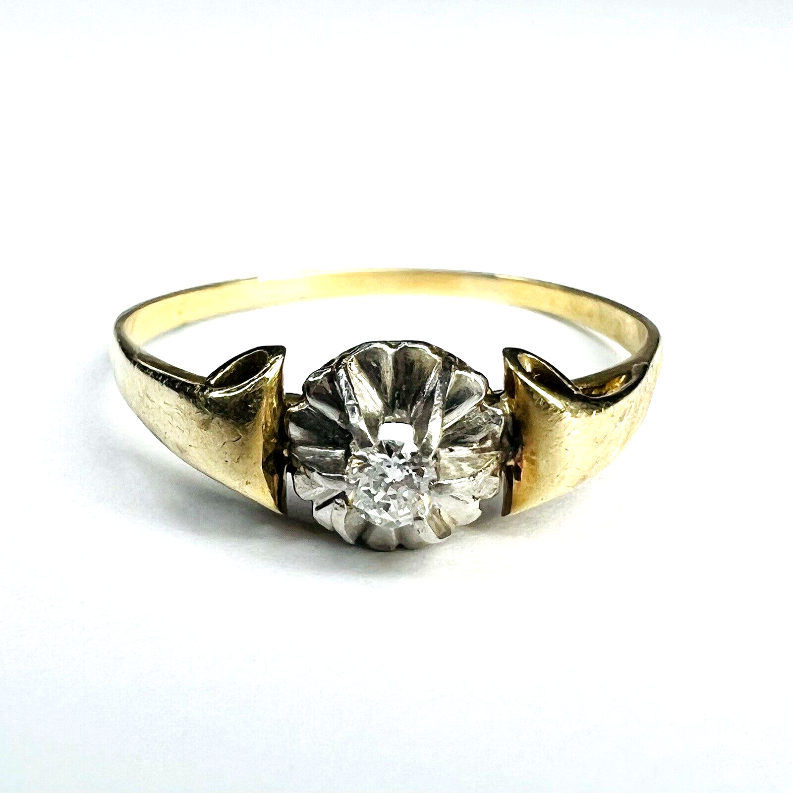 14K Yellow Gold Diamond Solitaire Ring Band Size 8.25