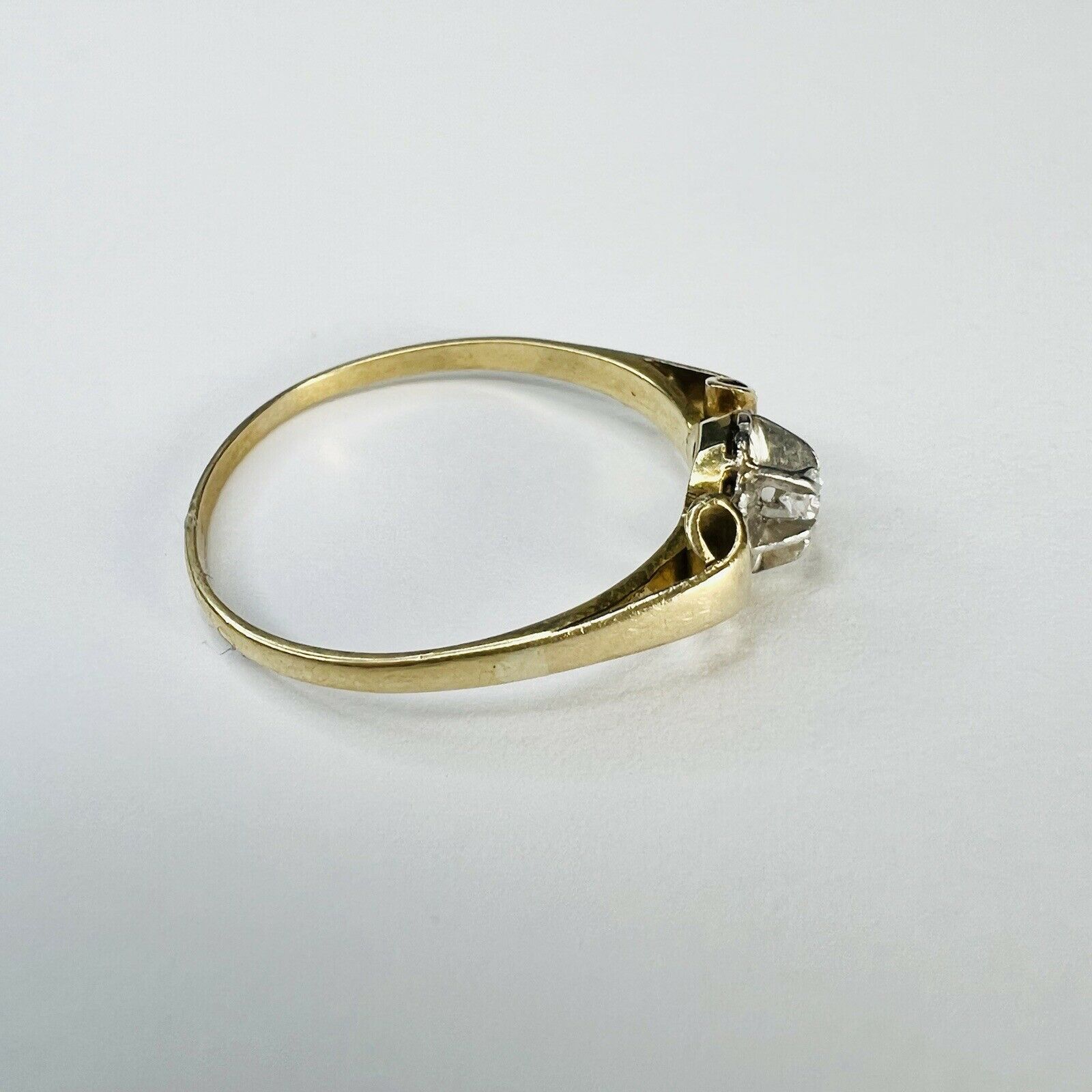 14K Yellow Gold Diamond Solitaire Ring Band Size 8.25