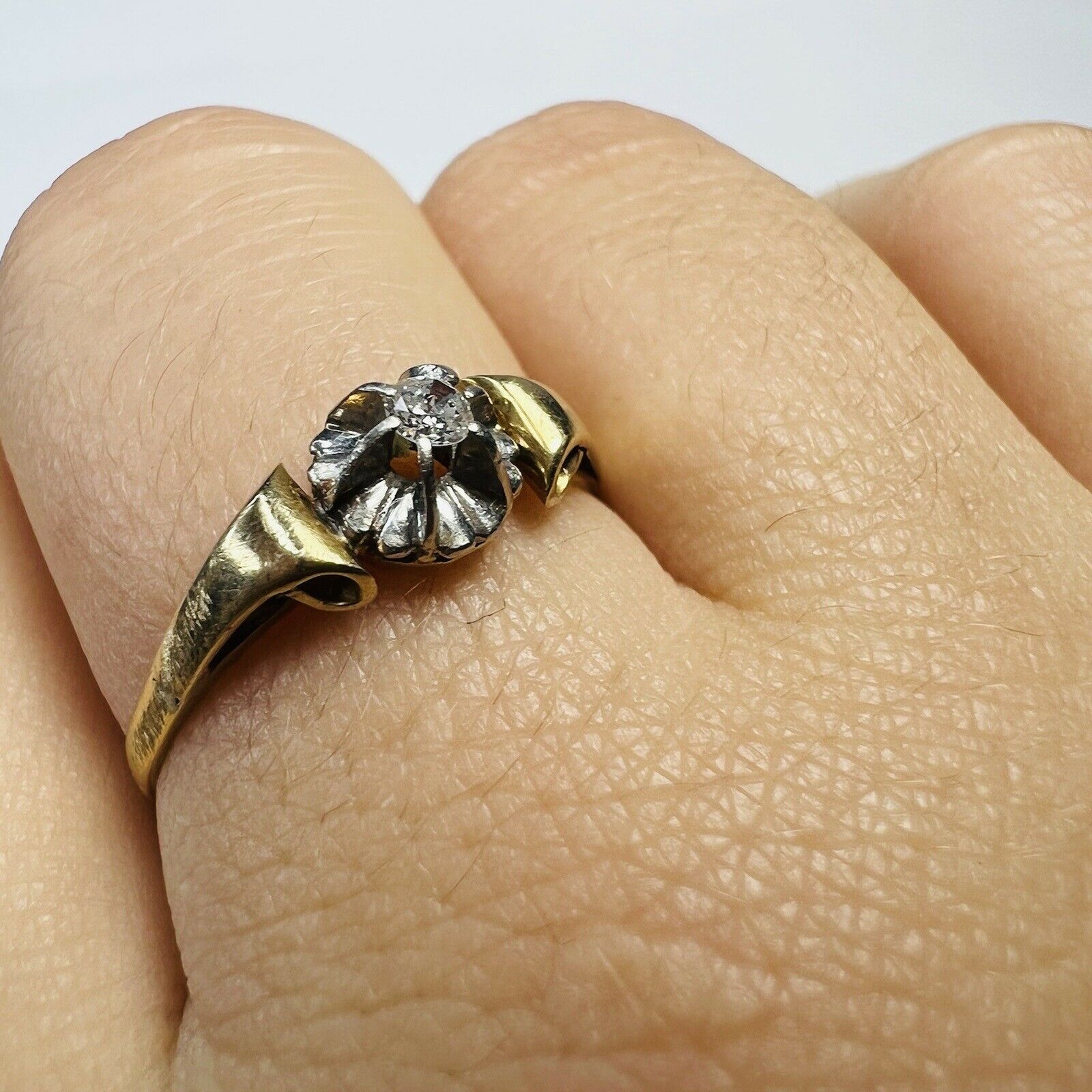 14K Yellow Gold Diamond Solitaire Ring Band Size 8.25