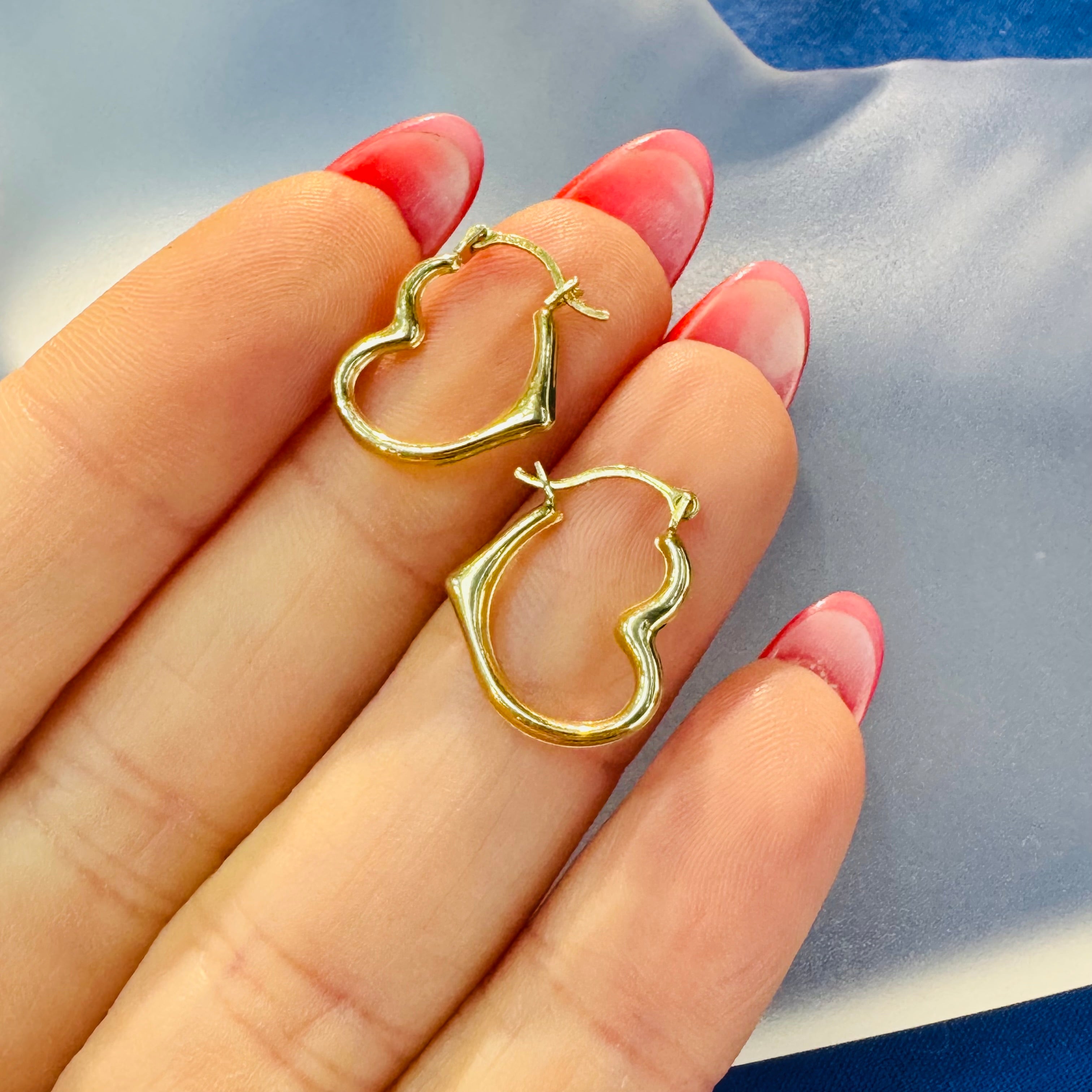 1/2” 14K Yellow Gold Heart Hoop Earrings