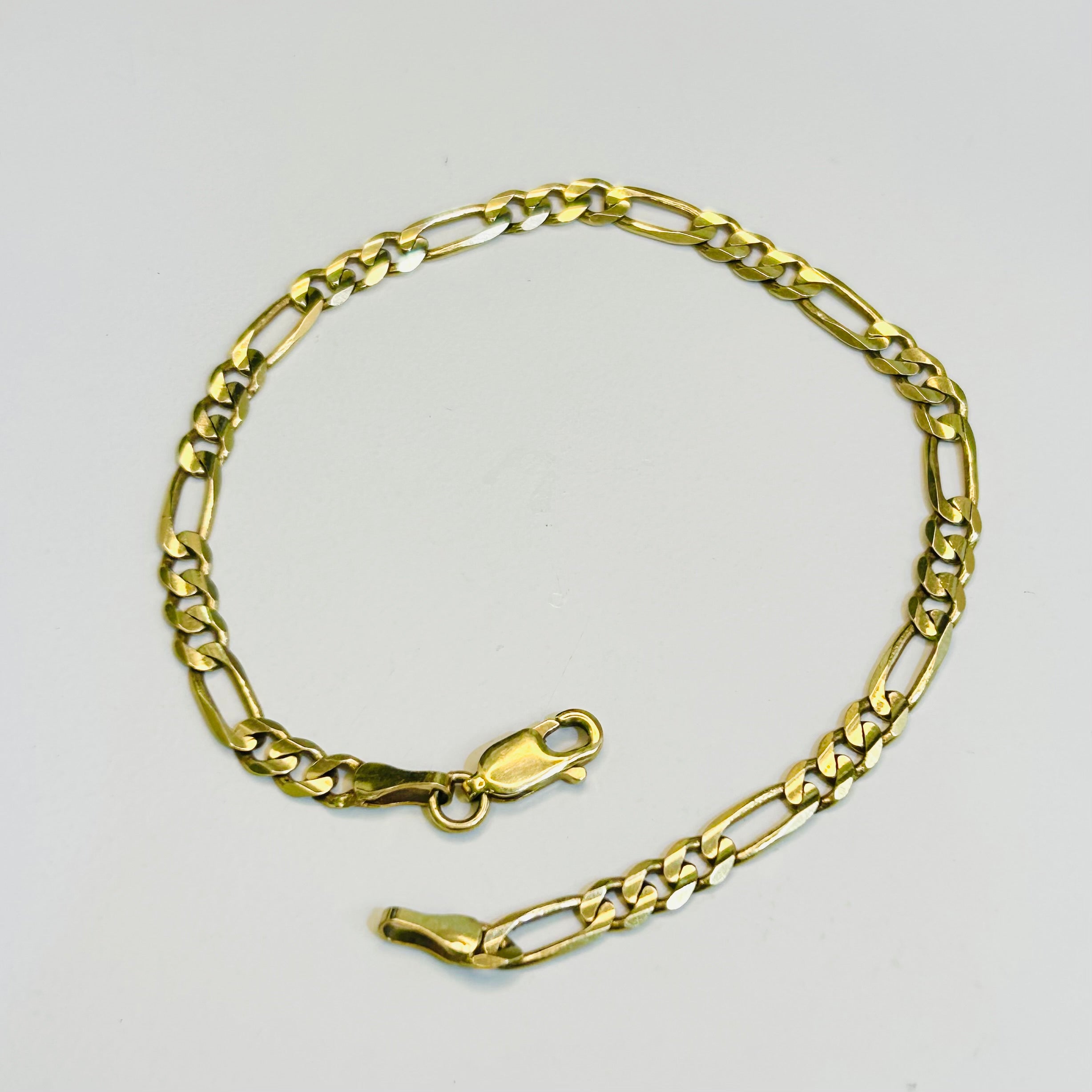 14K Yellow Gold  Solid Figaro Chain Bracelet 7.25”