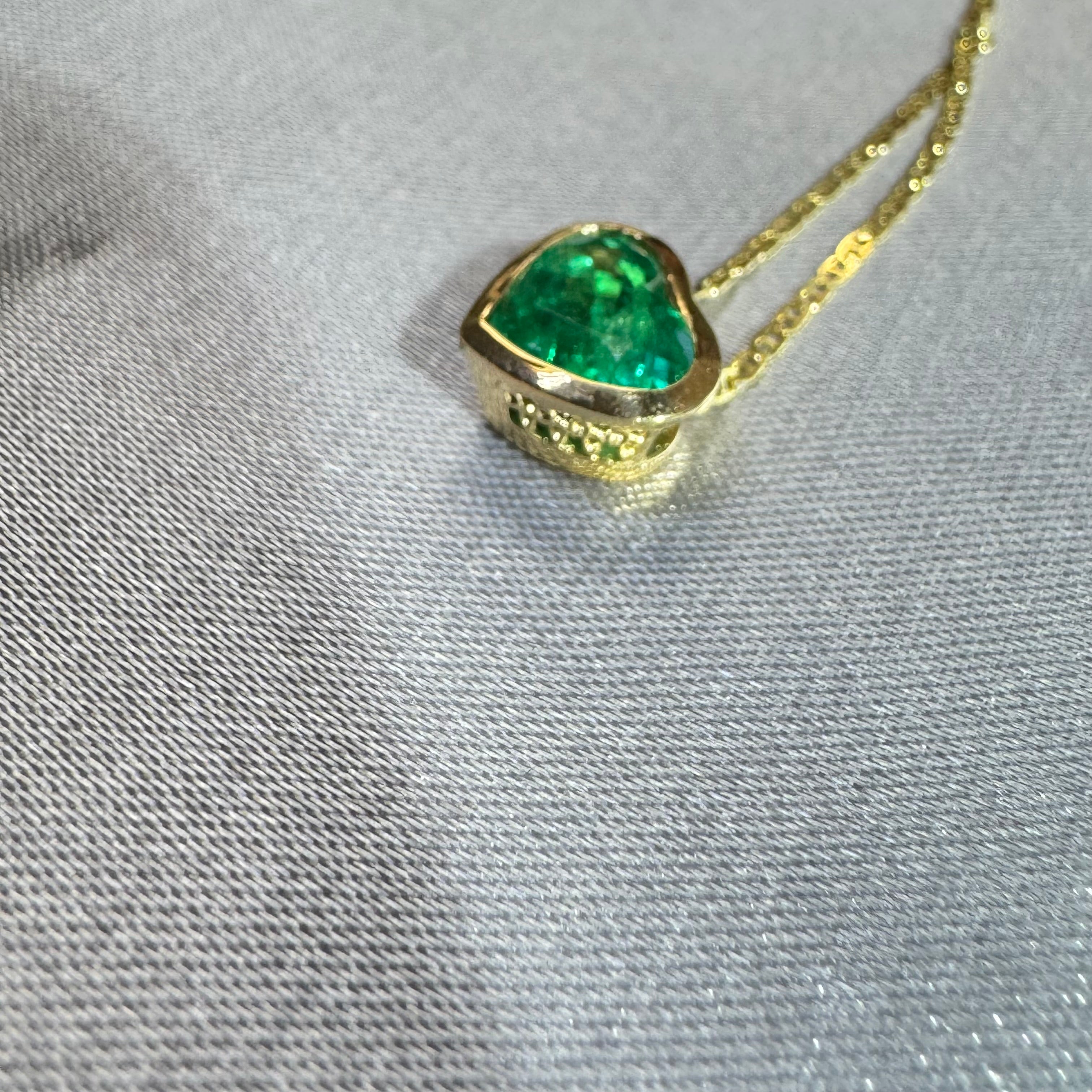 18K Gold Bezel Set Colombian Emerald Necklace