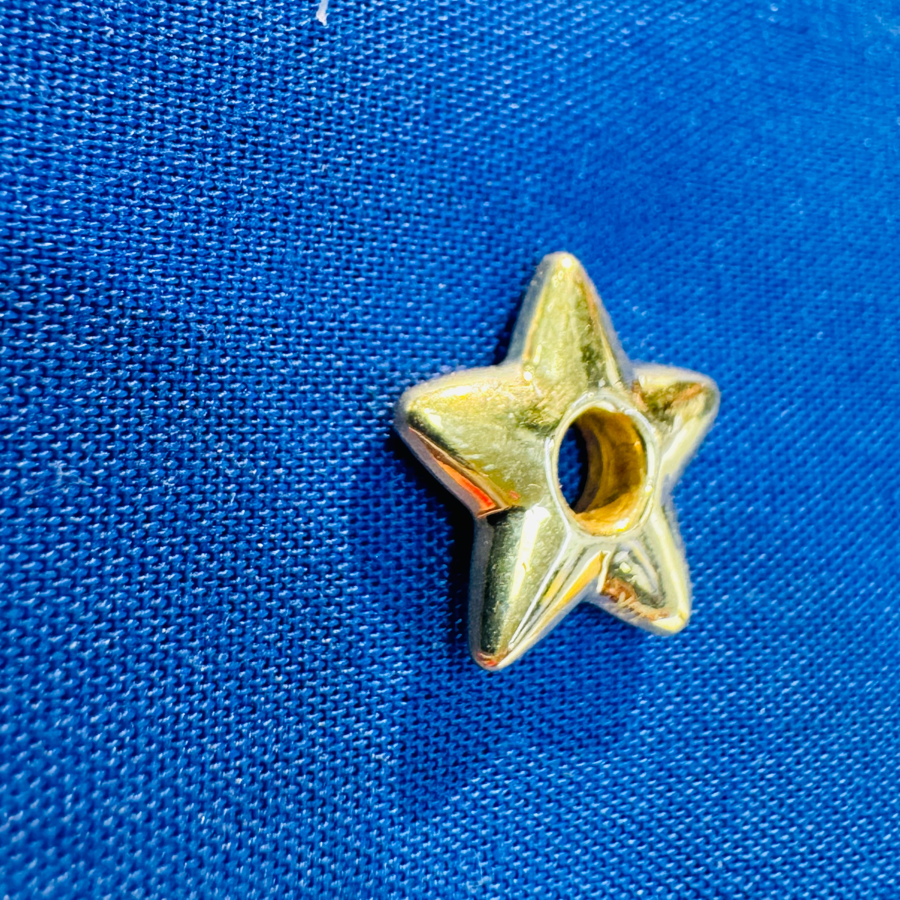 10K Yellow Gold Star Hoop Charm