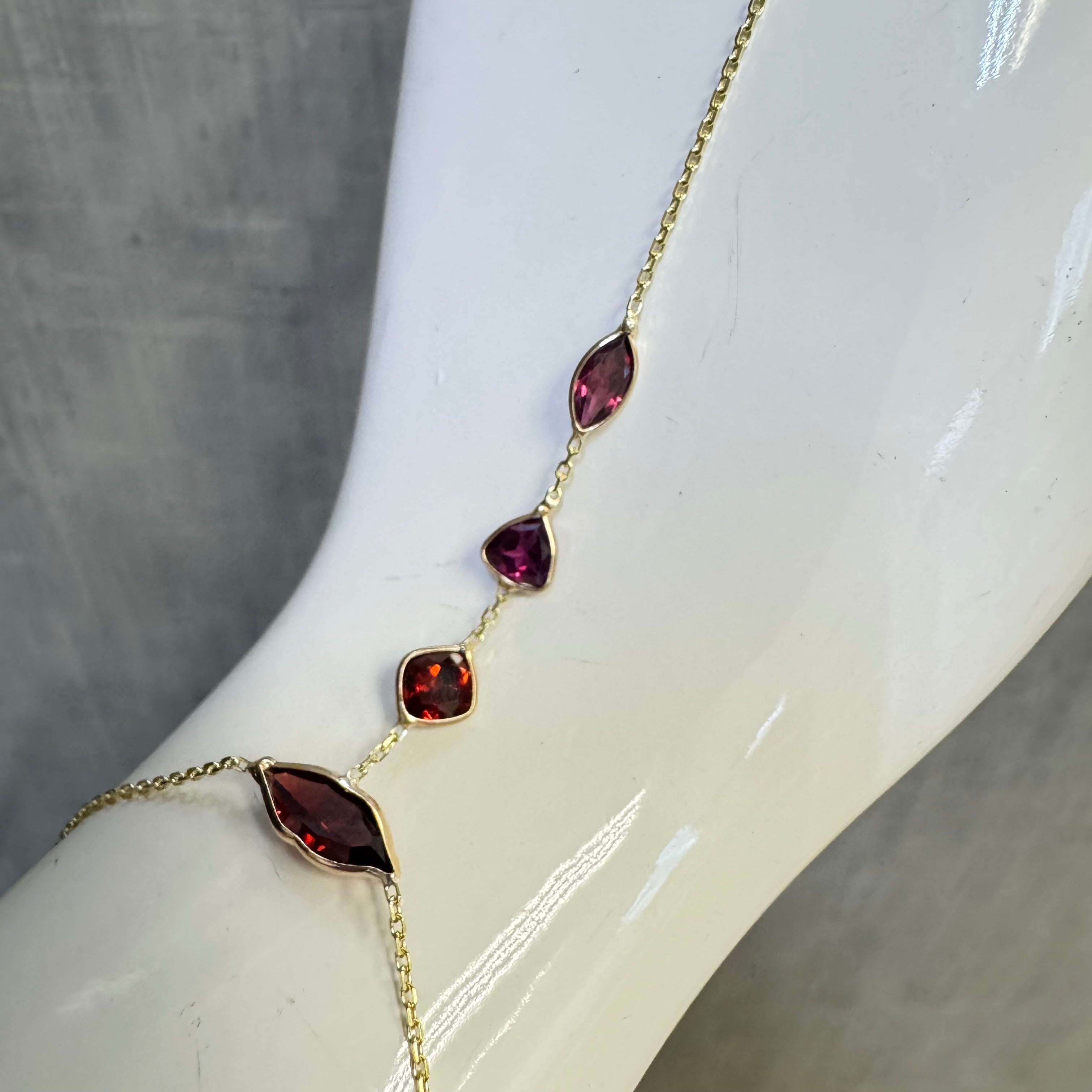14K Yellow Gold Natural Multi Shape Garnet Lips Handchain