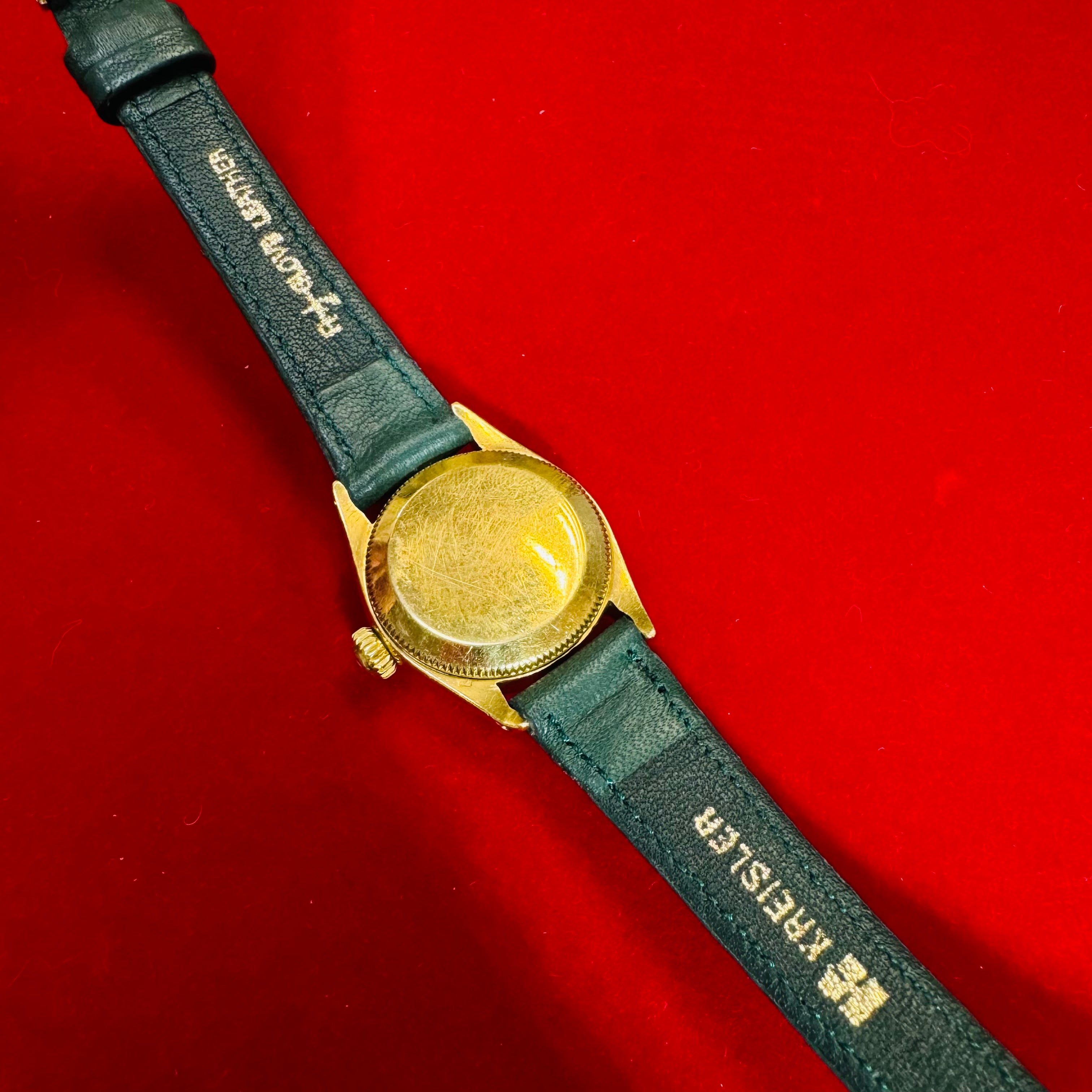 26mm 18K Yellow Gold Vintage 1950s Ladies Wristwatch with Second Hand