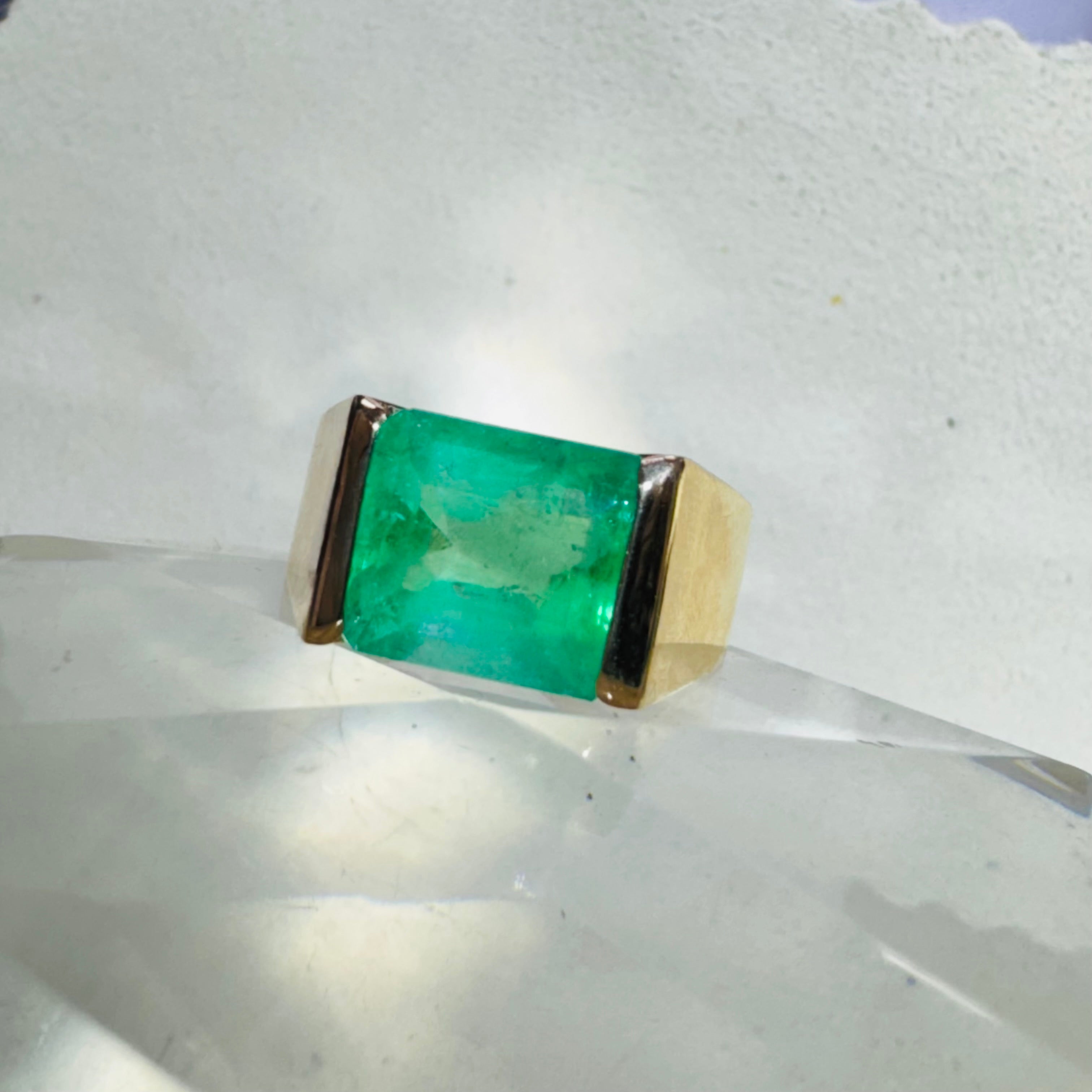 Solid 18K Yellow Gold Emerald Ring Size 6.25