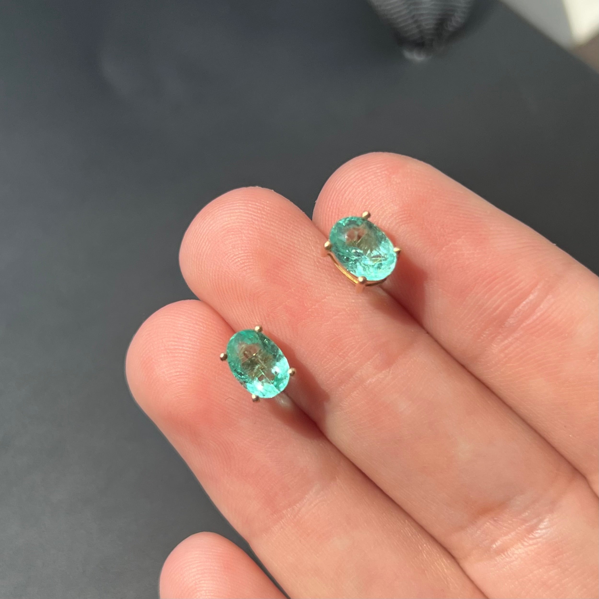 18K Colombian Emerald Yellow Gold Stud Earrings