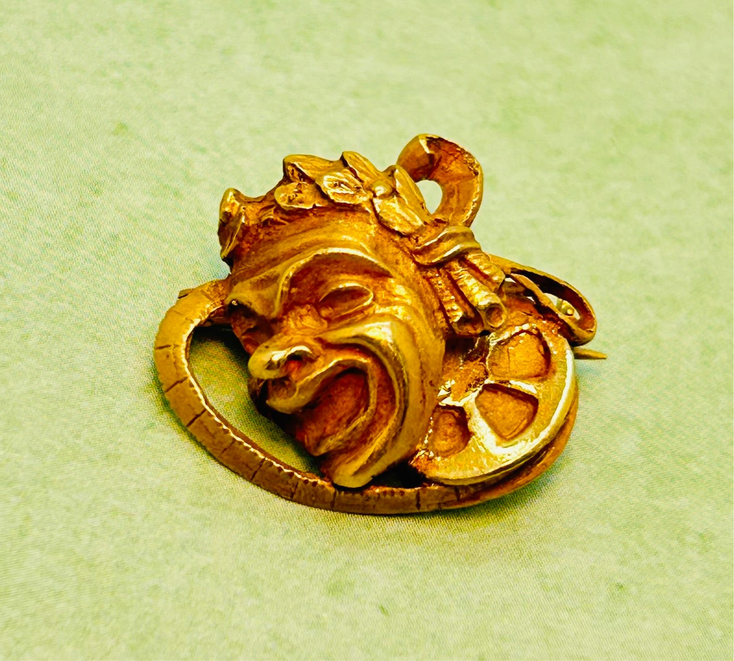 18K Yellow Gold Solid Mask Pin Brooch