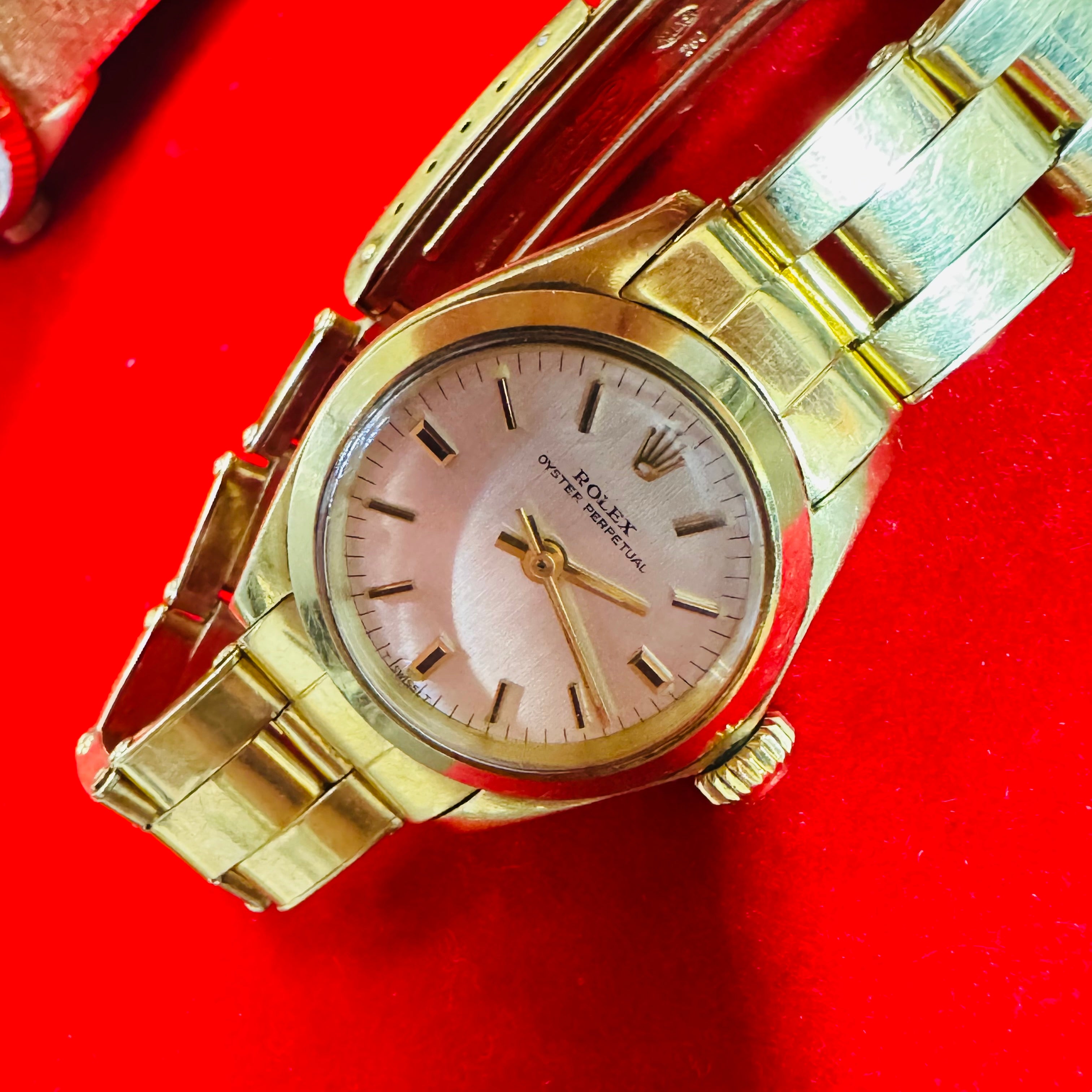 26mm 18K Yellow Gold Vintage Ladies Wristwatch