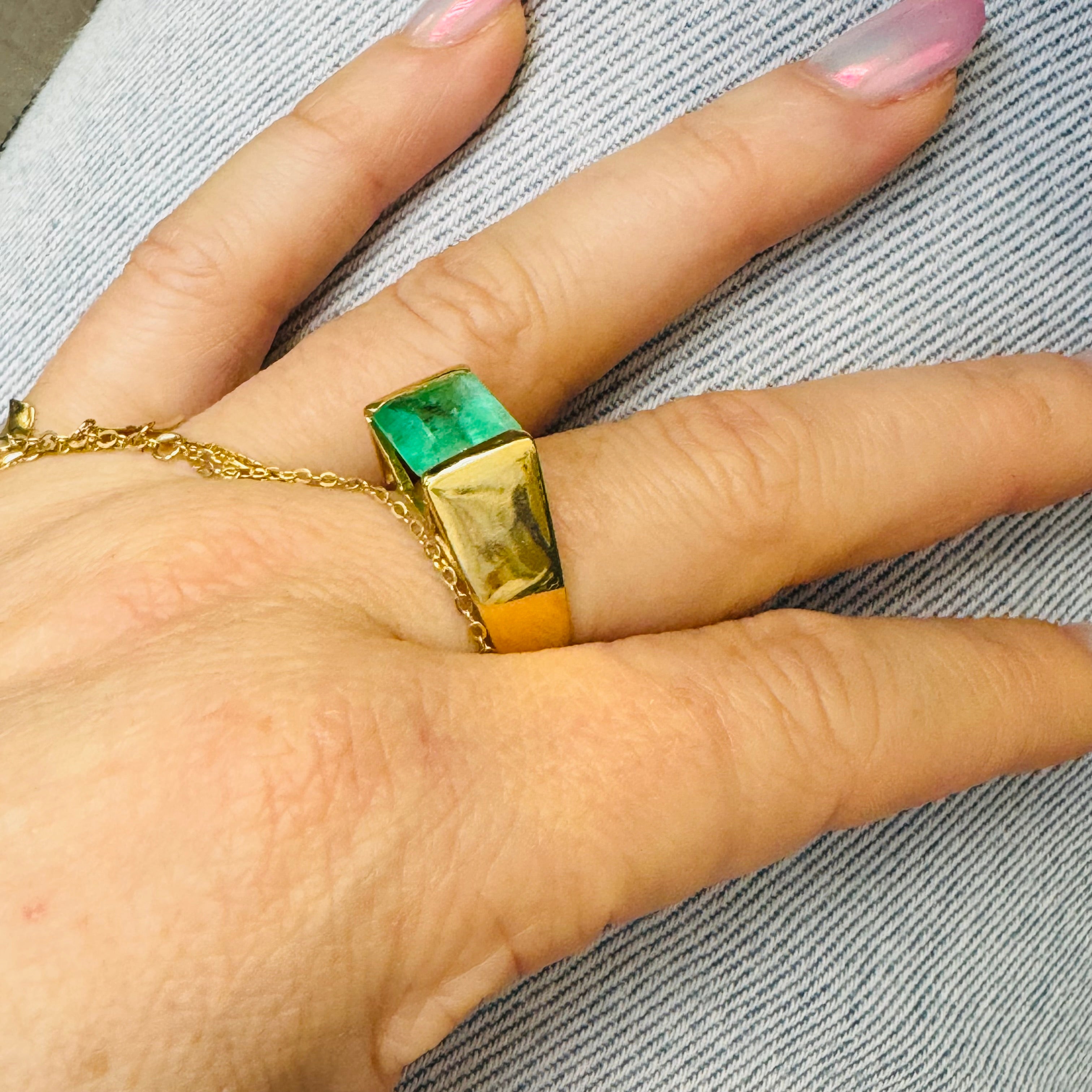 Solid 18K Yellow Gold Emerald Ring Size 6.25