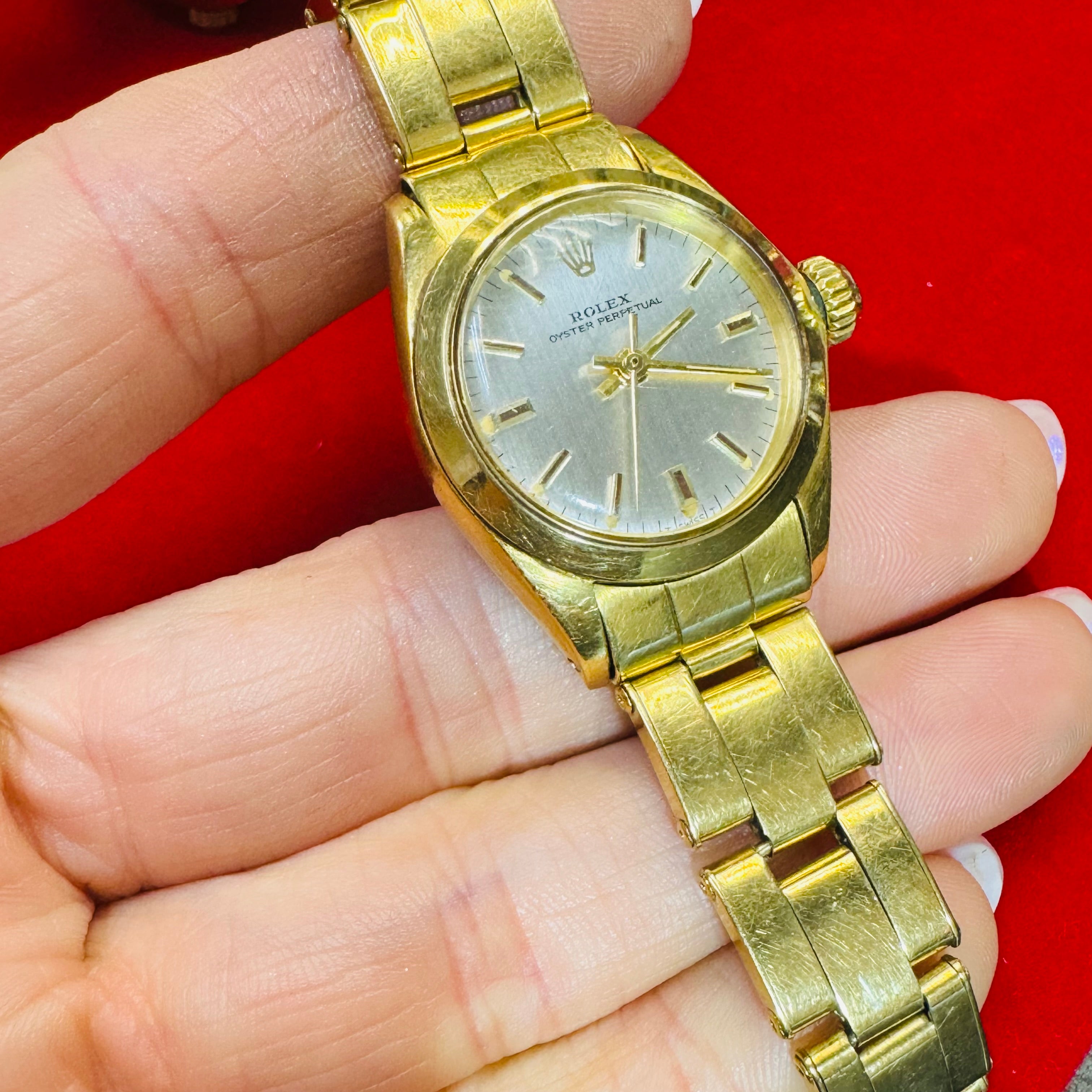 26mm 18K Yellow Gold Vintage Ladies Wristwatch