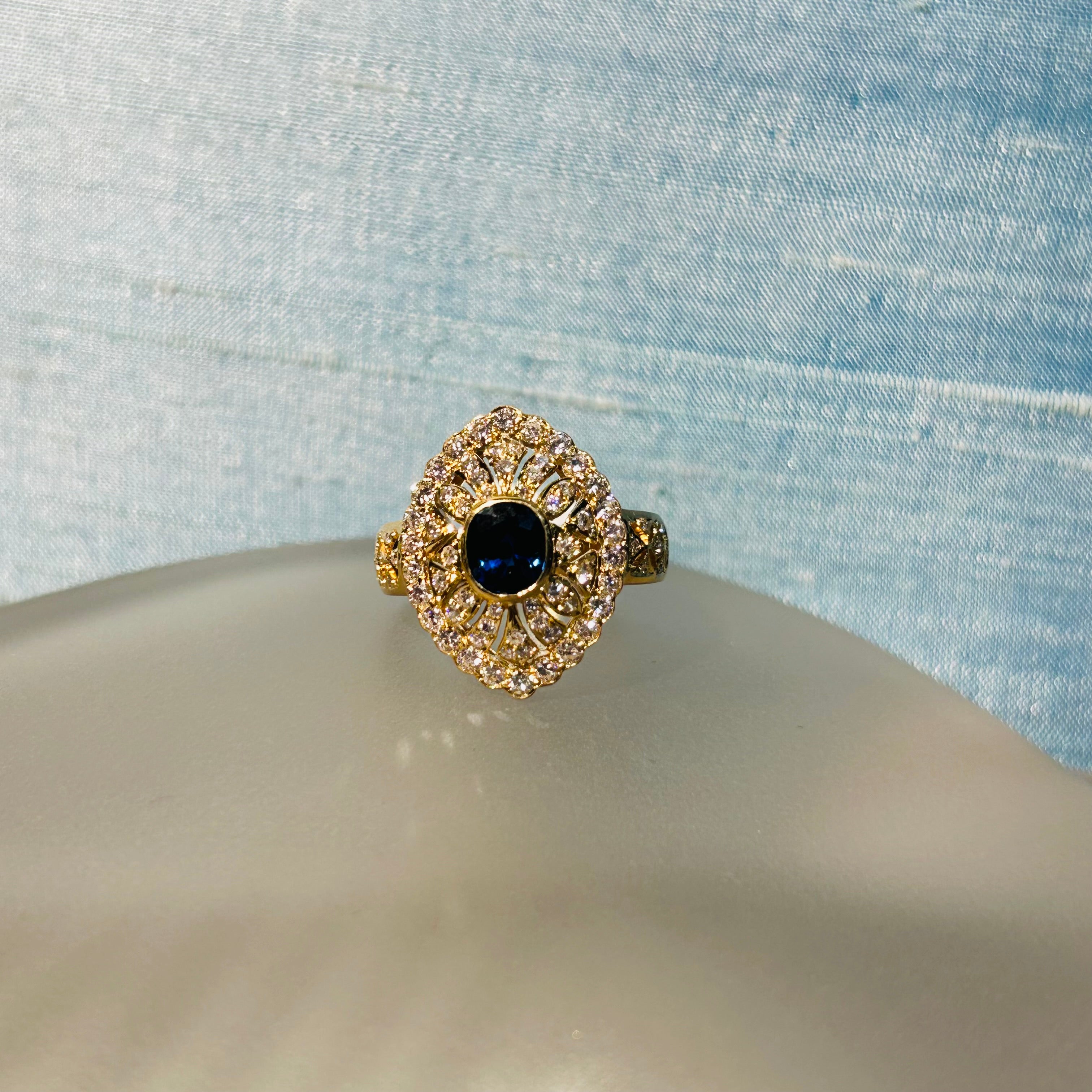 18K Yellow Gold Natural Diamond And Natural Blue Sapphire Size 6.5