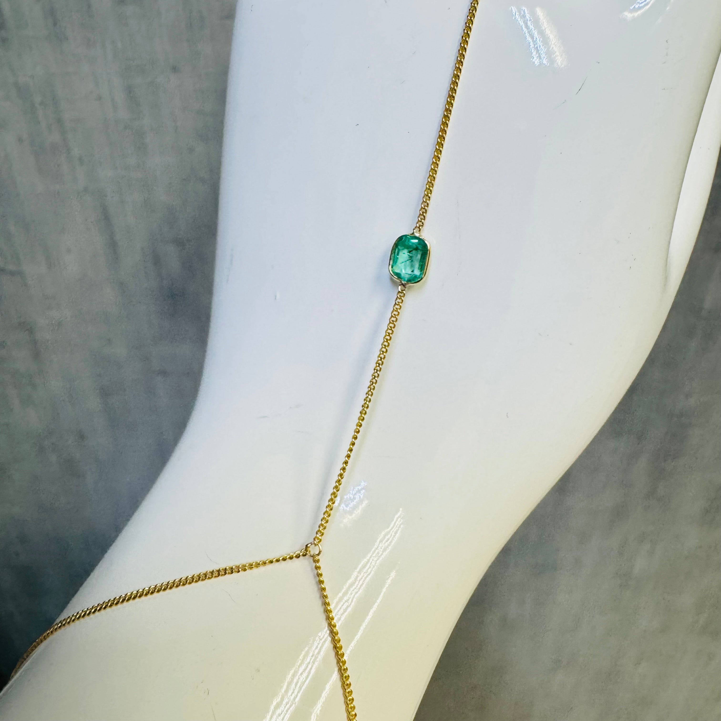 14k Yellow Gold Colombian Emerald Handchain