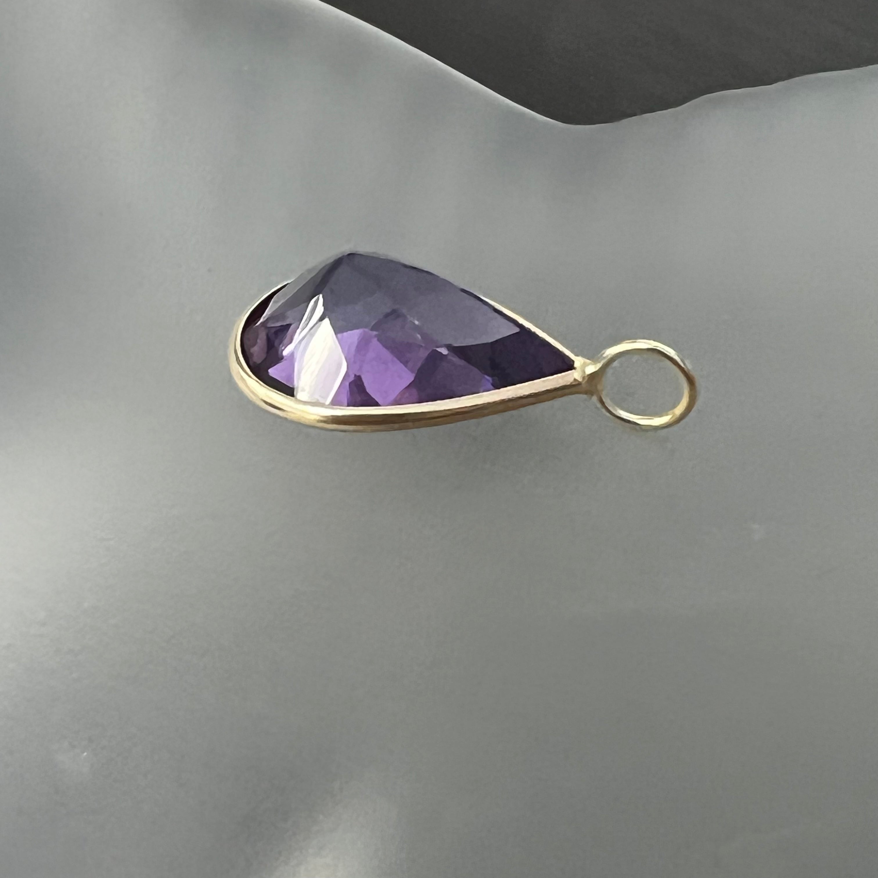 6.5CT Natural Pear Amethyst 14K Yellow Gold Pendant Charm