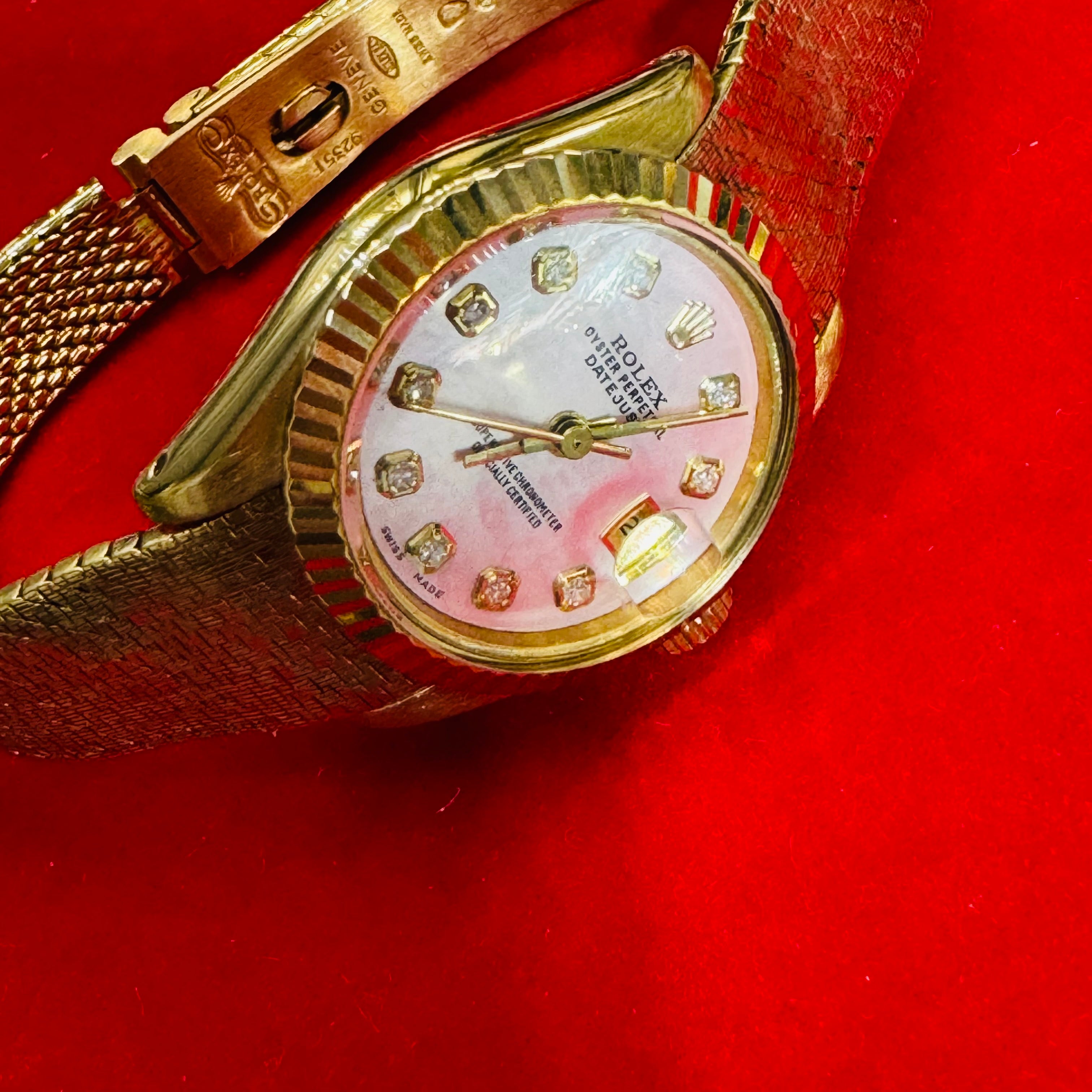 26mm 18K Yellow Gold Vintage Ladies Wristwatch with Pink Mother of Pearl Diamond Dial Mesh Band