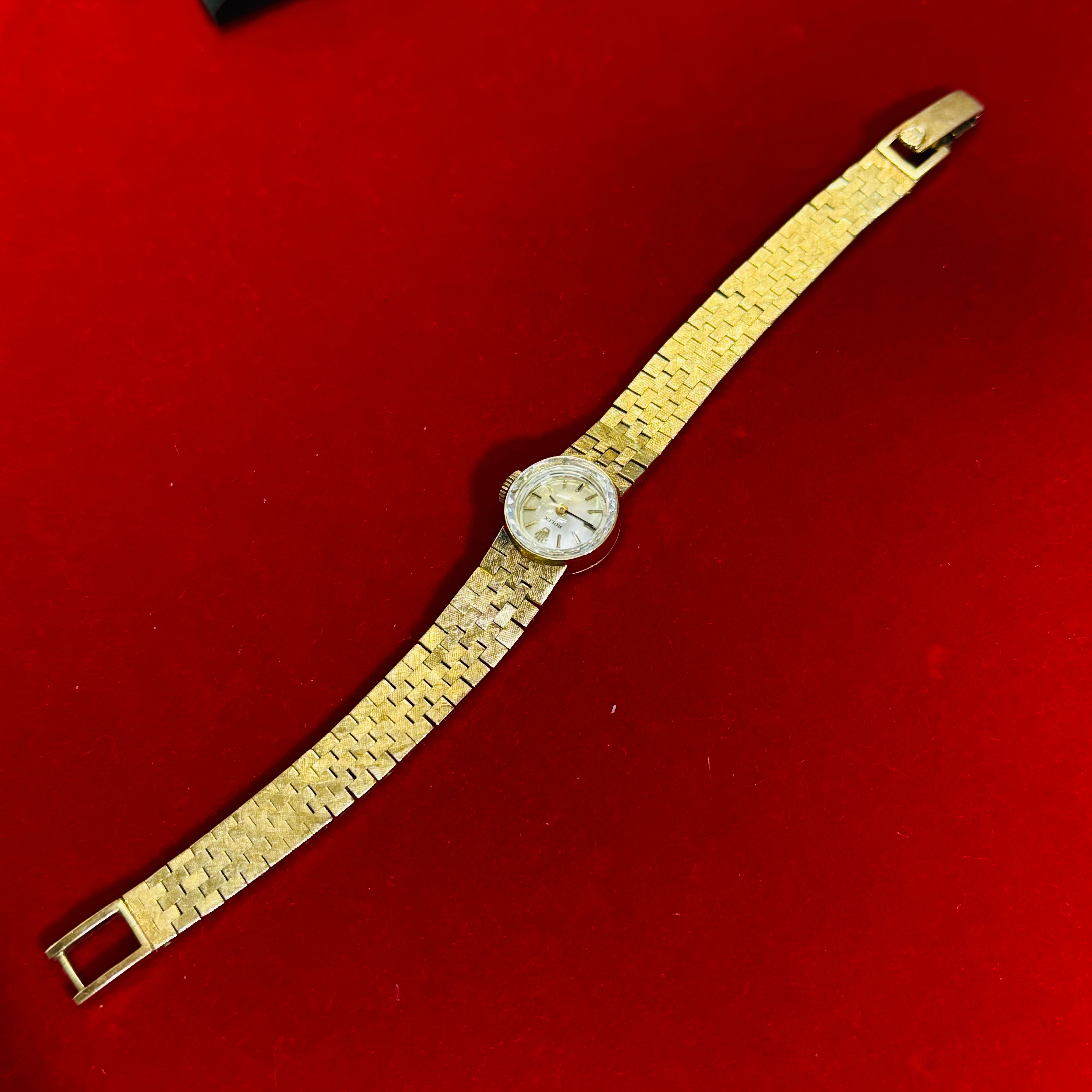 20mm Vintage Ladies Rolex Ladies Mini Wristwatch Solid 14K Yellow Gold