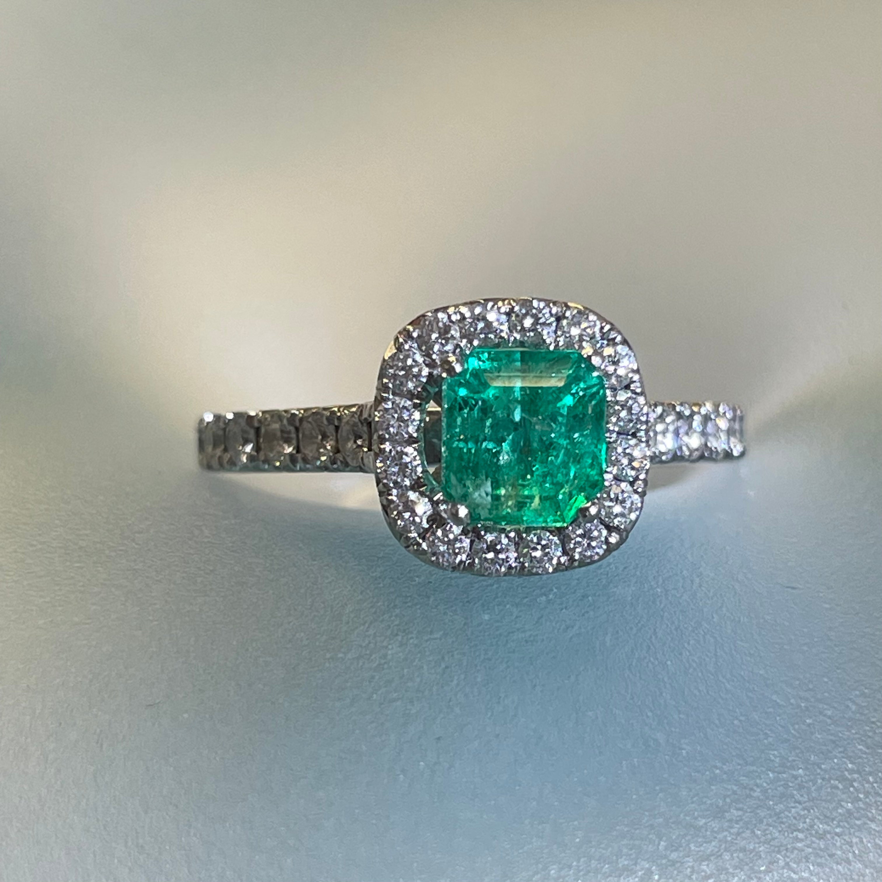 Natural Emerald and Diamond Halo 14K Yellow White Ring Size 6