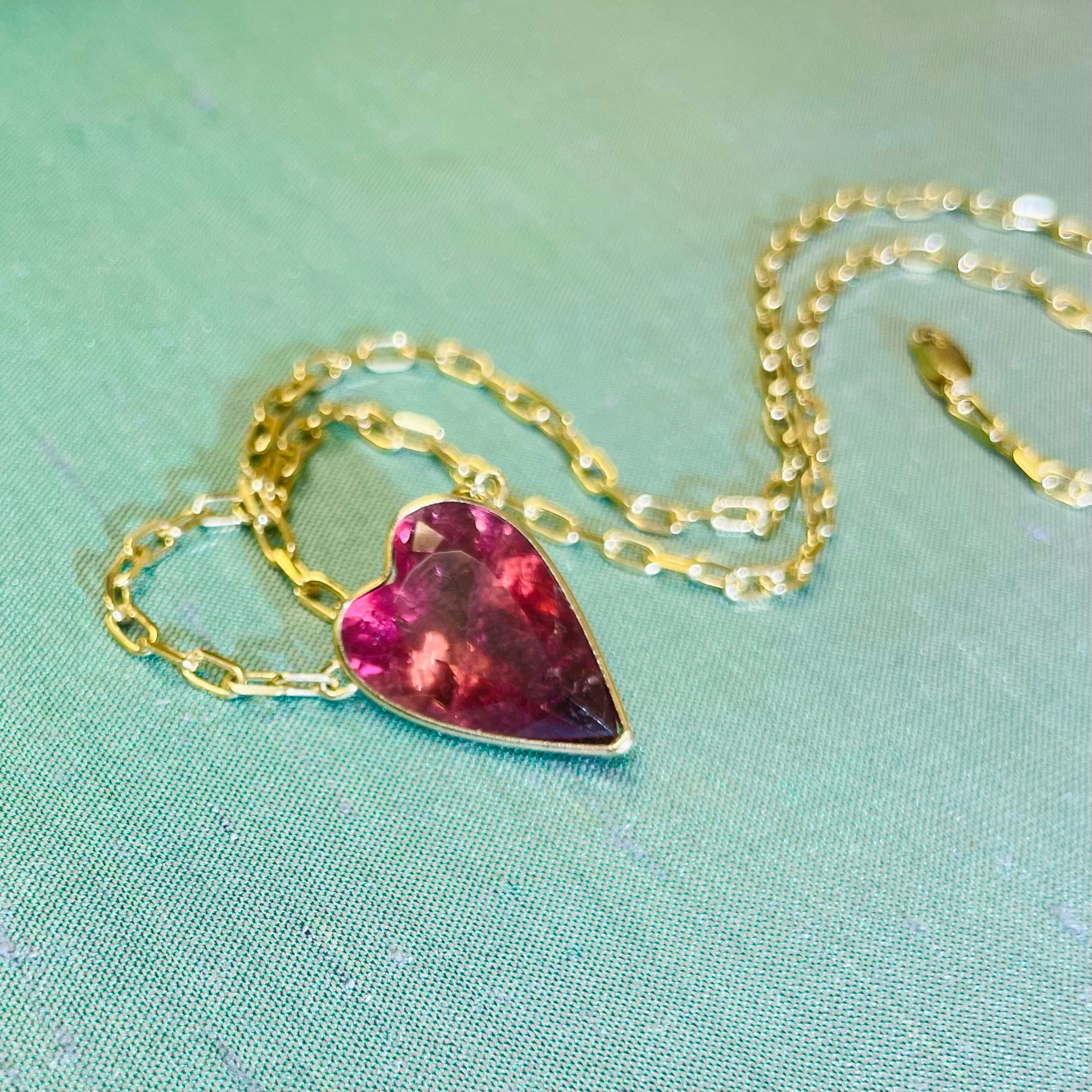 9CT Natural Reddish Pink Tourmaline Heart Solitaire Necklace Pendant 18K Yellow