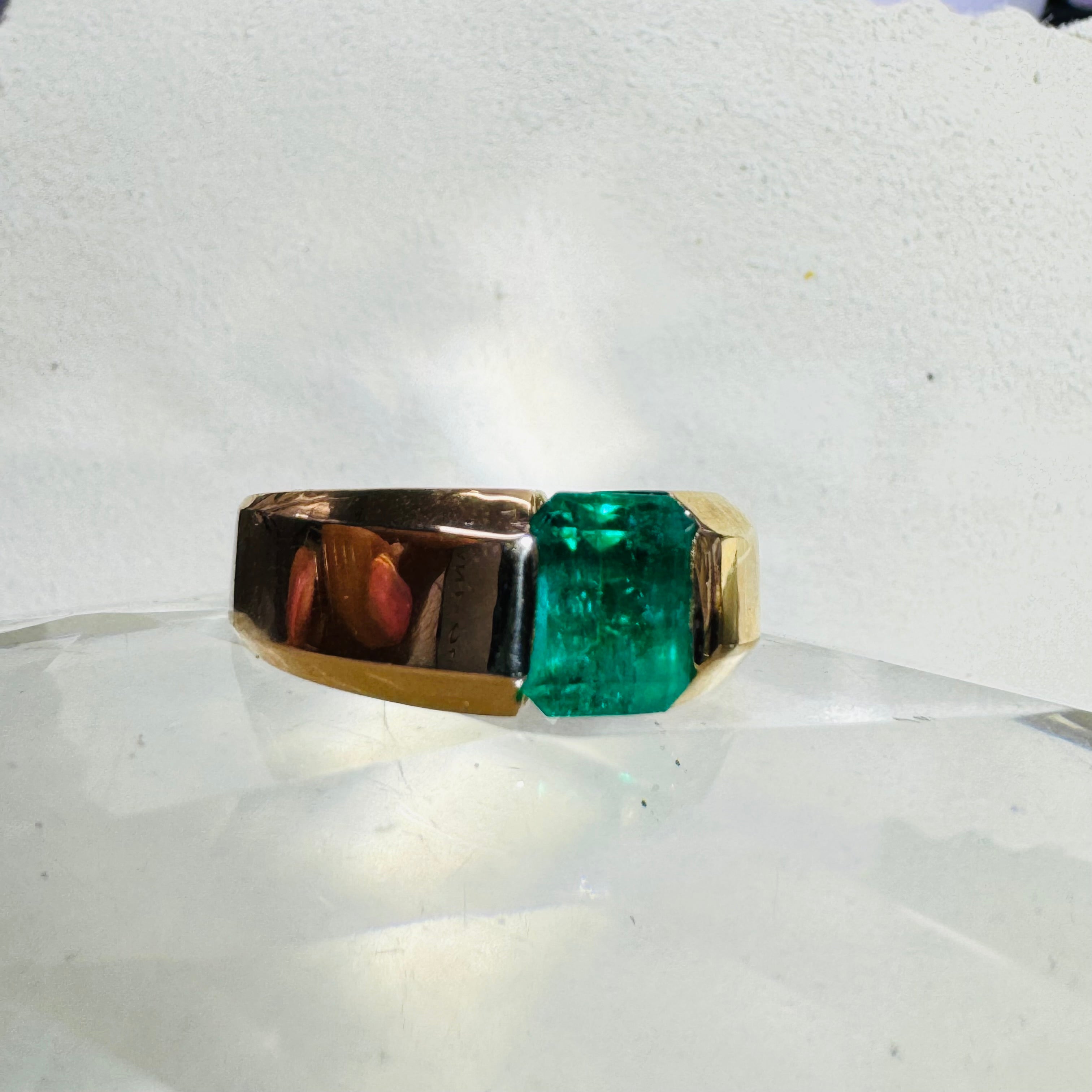 Solid 18K Yellow Gold Emerald Ring Size 8.25