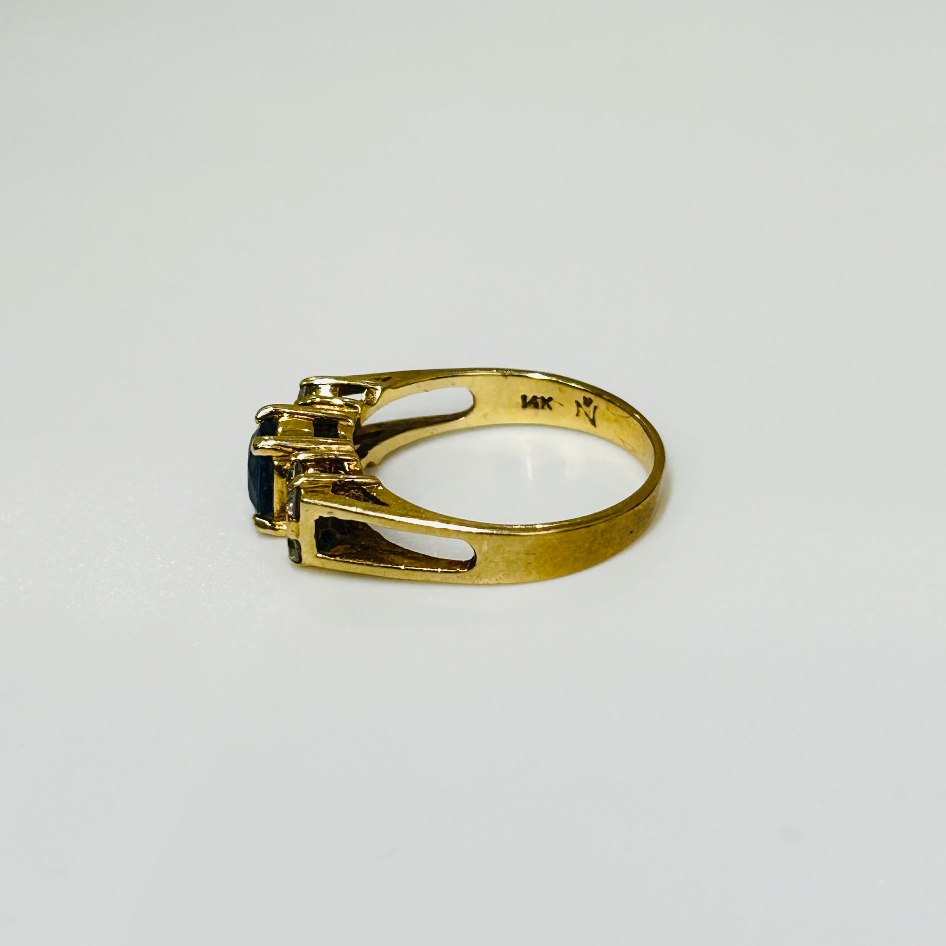 14k Yellow Gold Sapphire & Diamond Ring Size 7.25