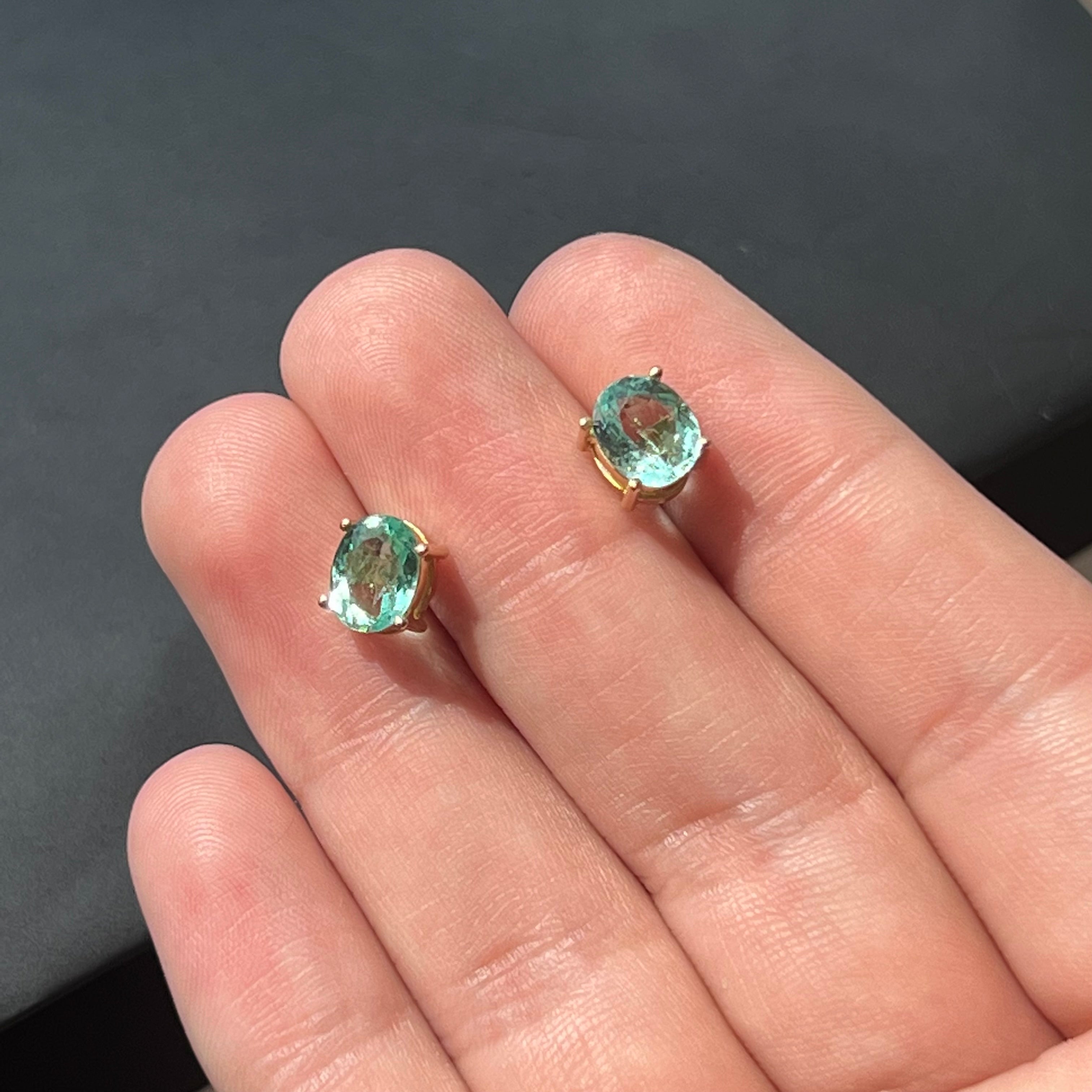 Colombian Emerald 18K Yellow Gold Stud Earrings