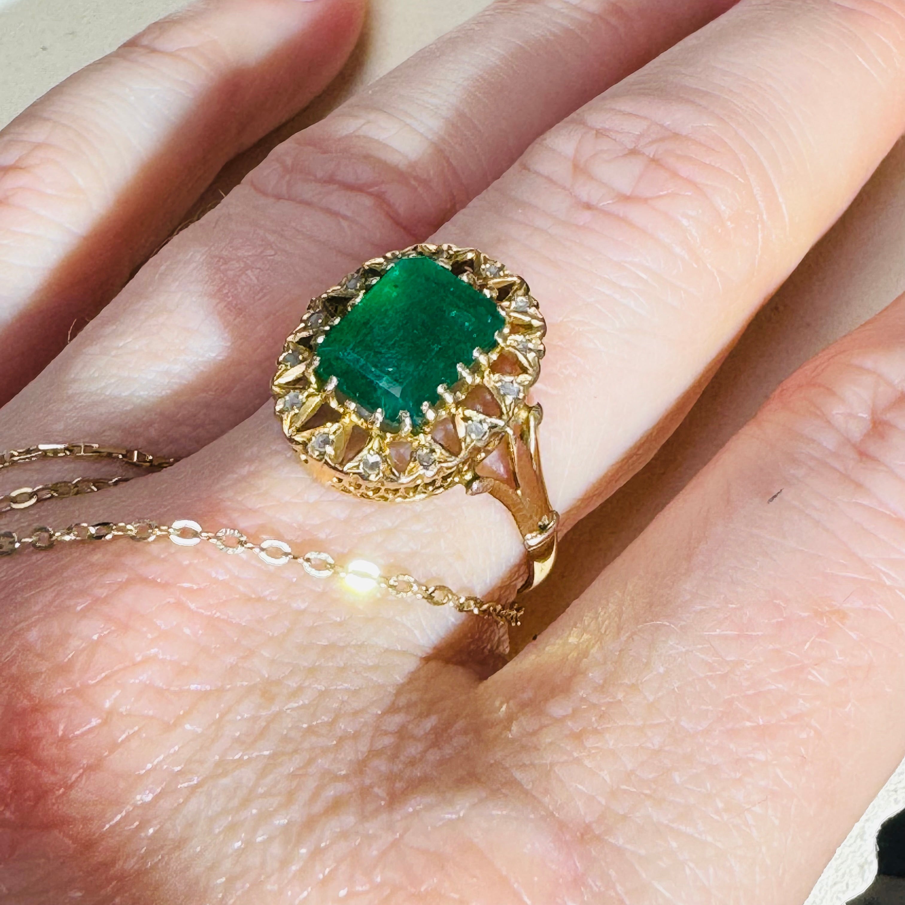 Solid 18K Yellow Gold Emerald and Rose Diamond Ring Size 7.5