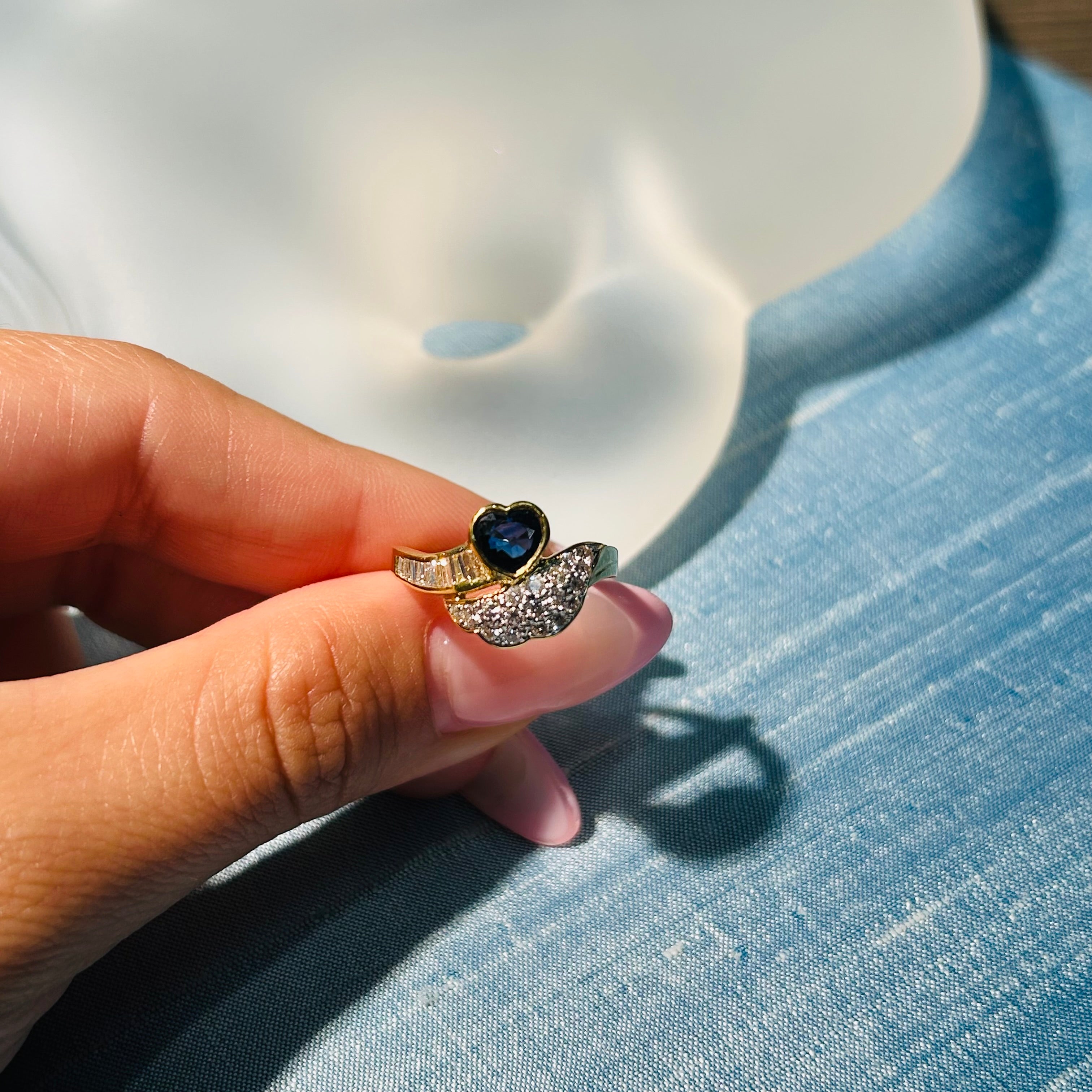 18K Yellow Gold Natural Diamond And Natural Blue Sapphire Size 6.5