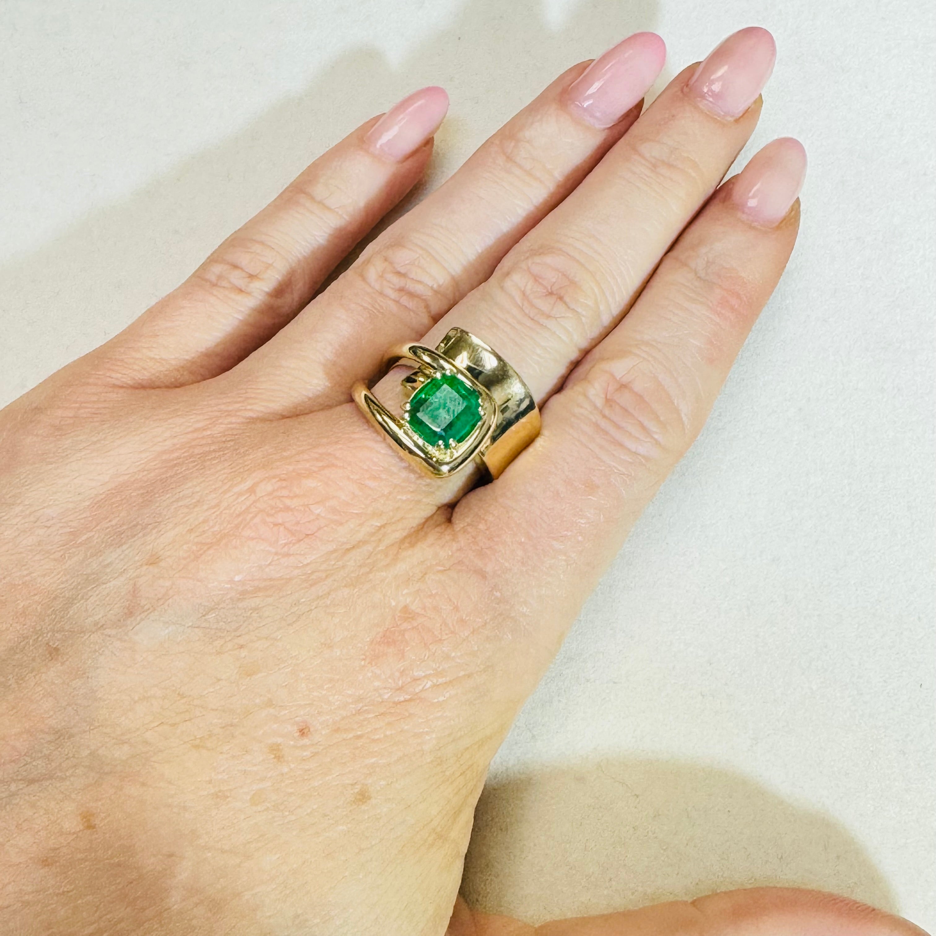 14k Yellow Gold Wide Emerald Wrap Ring Size 7.25