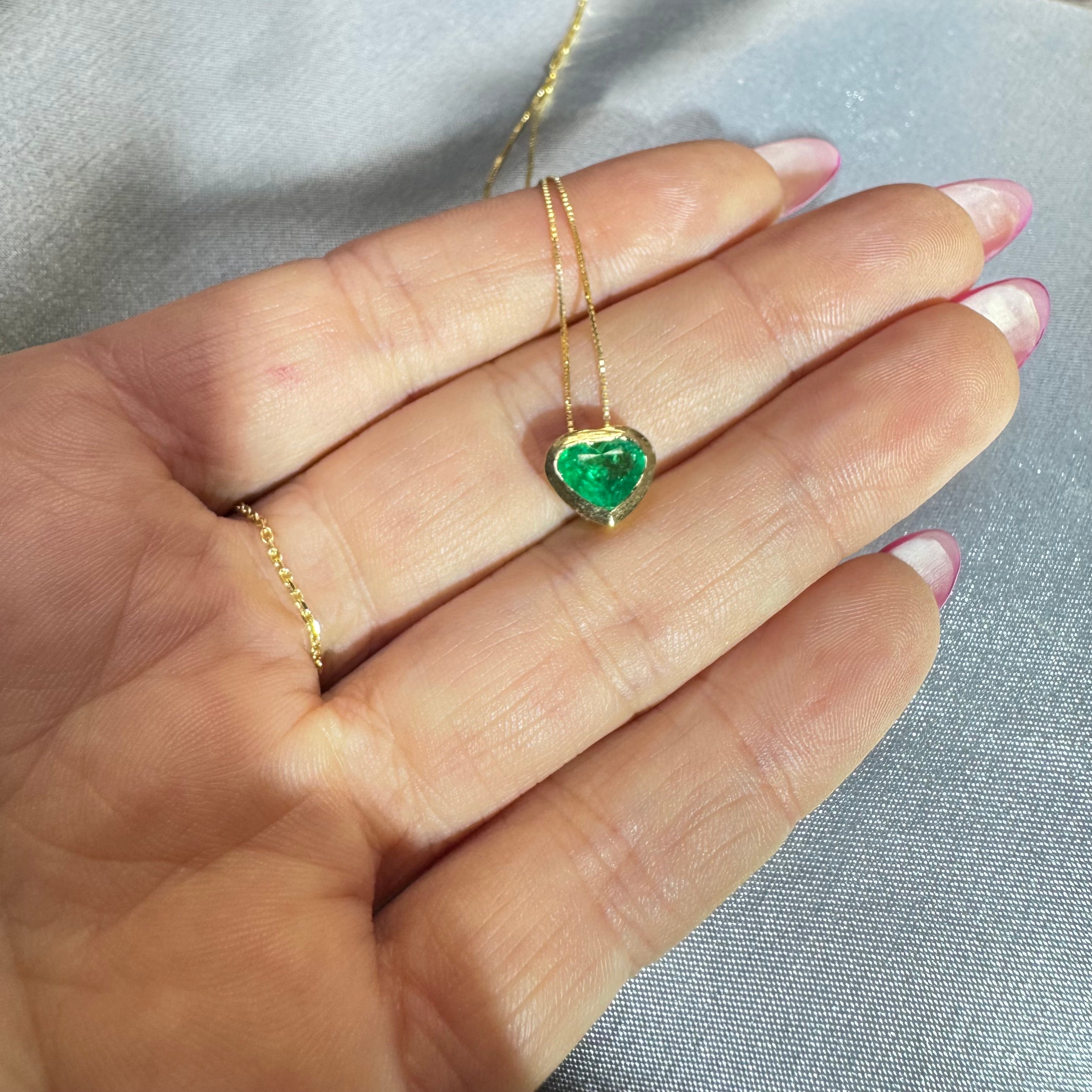 18K Gold Bezel Set Colombian Emerald Necklace