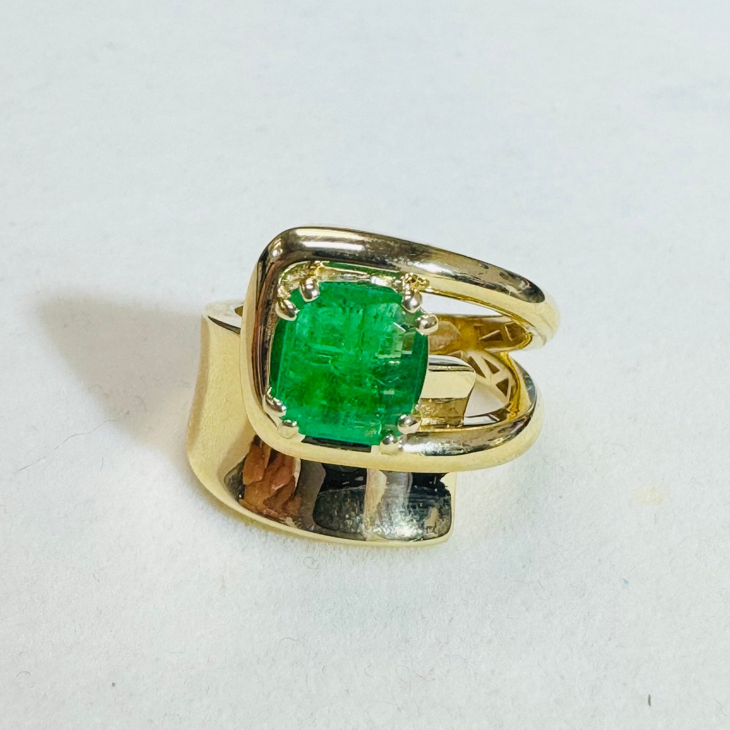 14k Yellow Gold Wide Emerald Wrap Ring Size 7.25