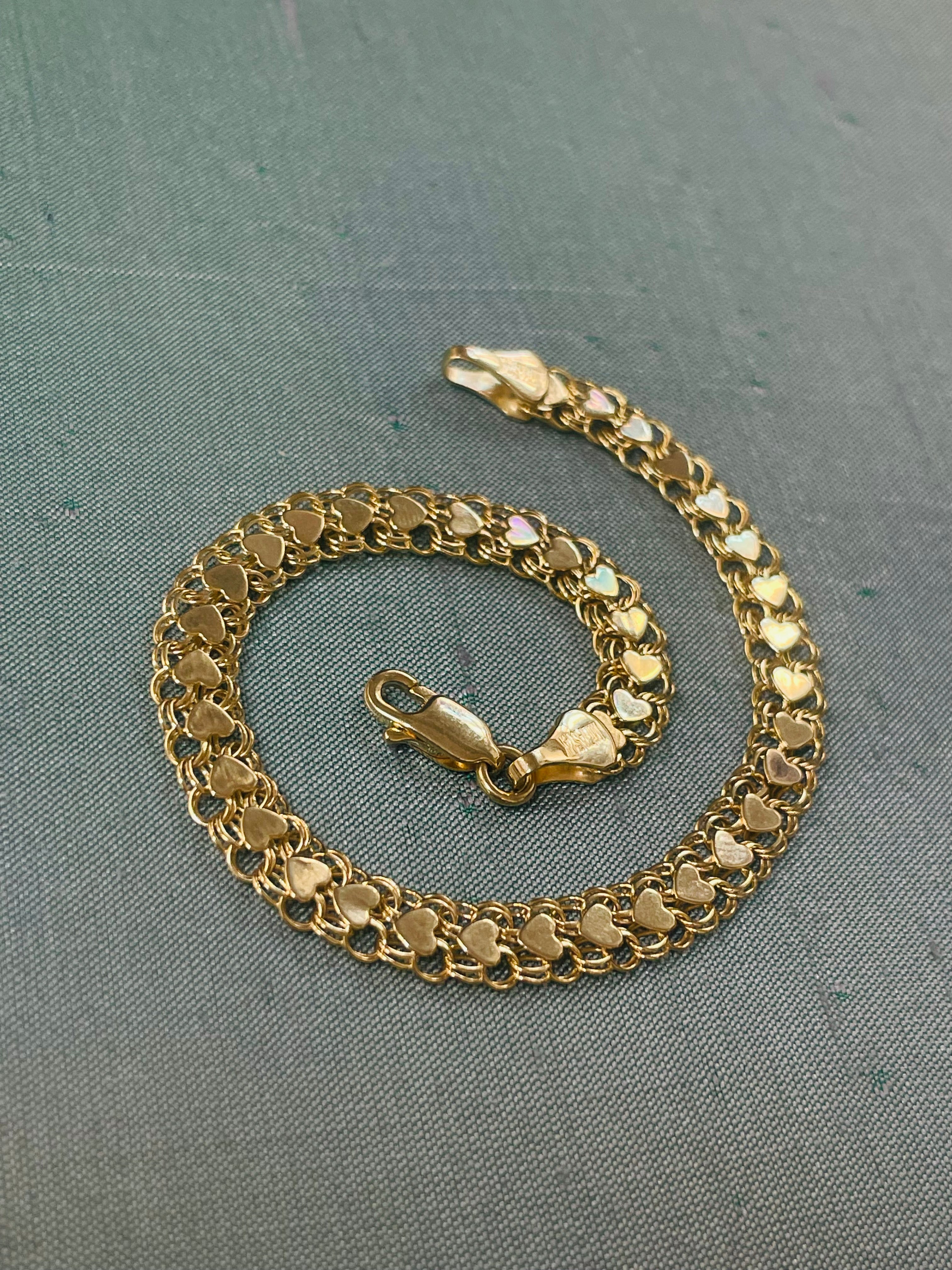 7.25” 14K Yellow Gold Heart Link Charm Bracelet