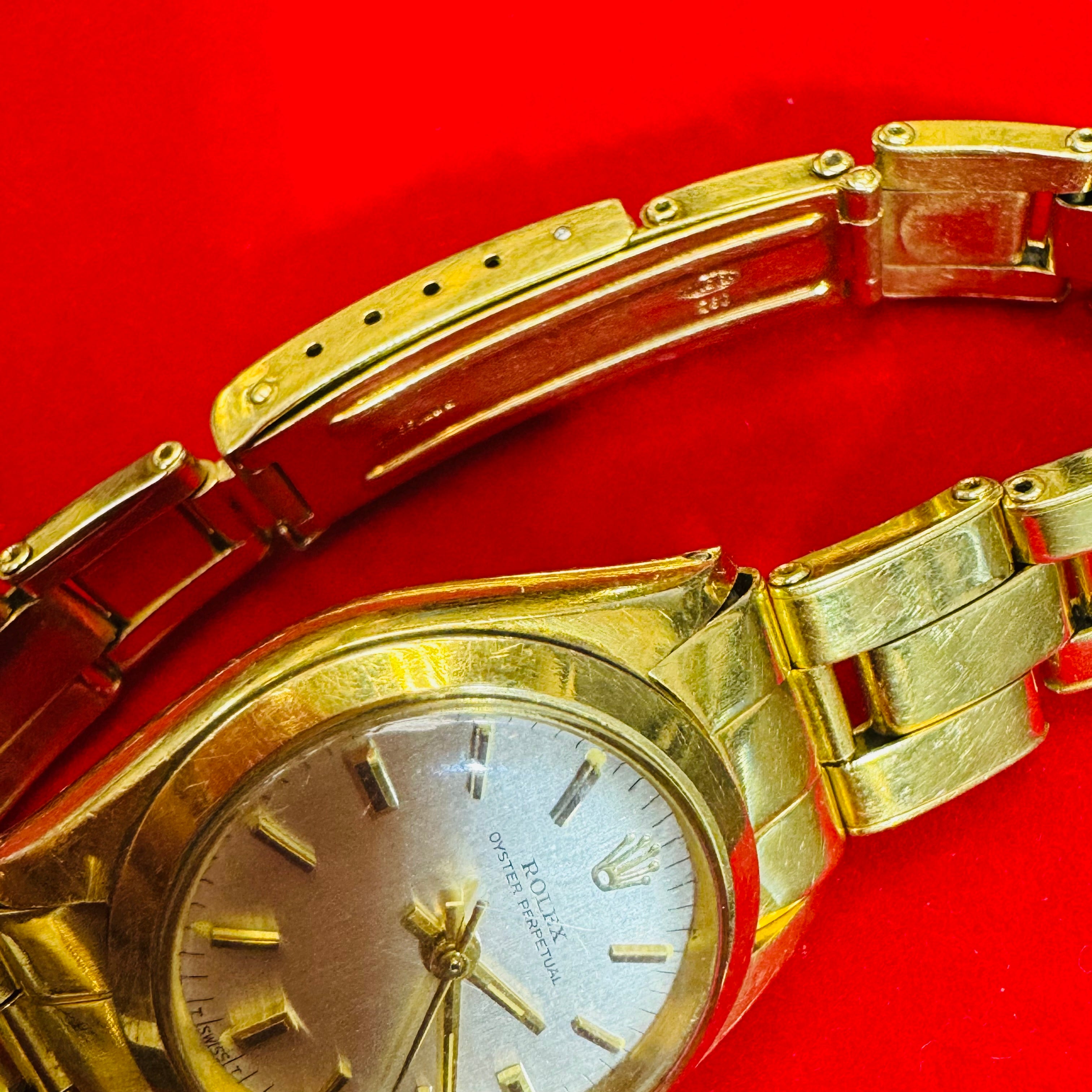 26mm 18K Yellow Gold Vintage Ladies Wristwatch