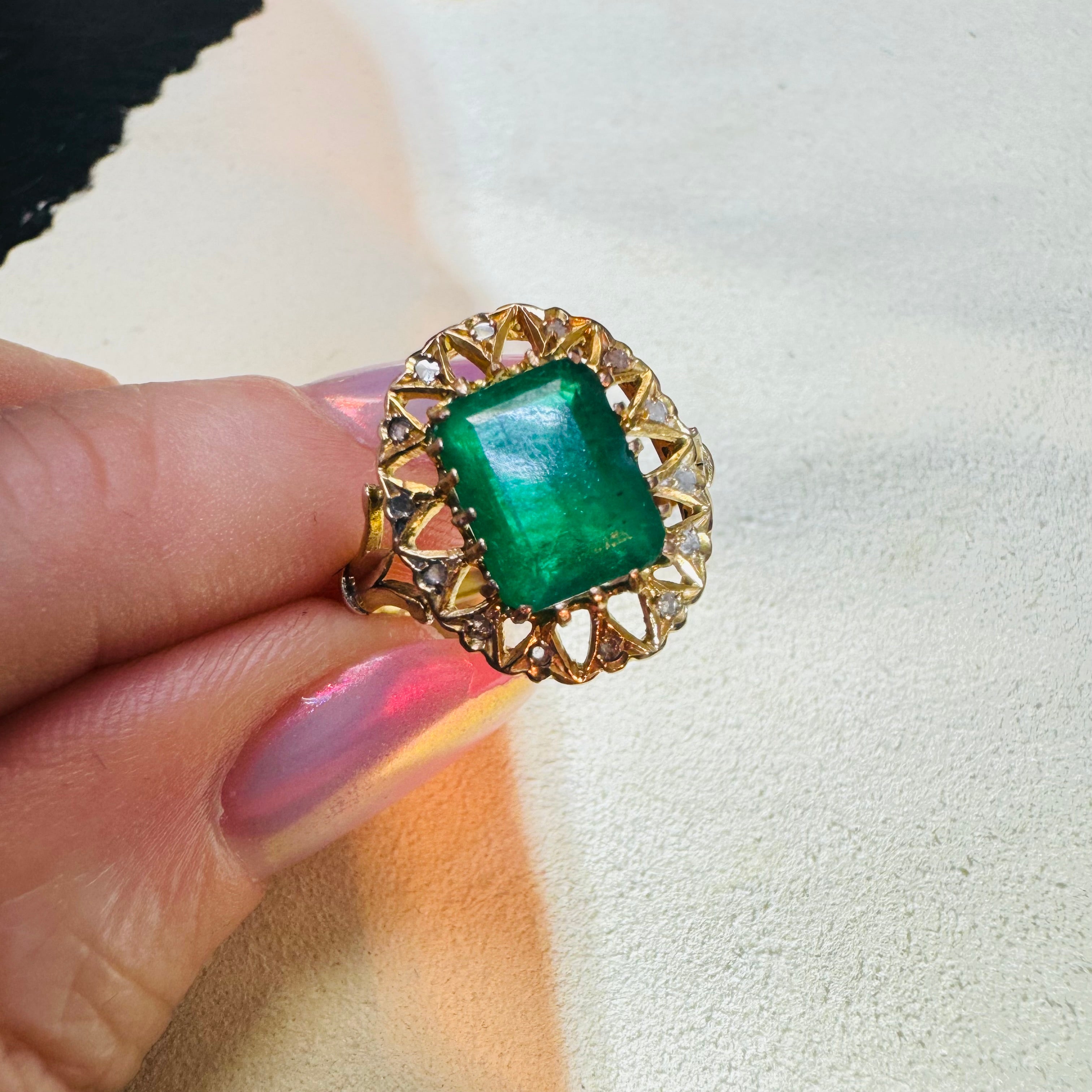 Solid 18K Yellow Gold Emerald and Rose Diamond Ring Size 7.5