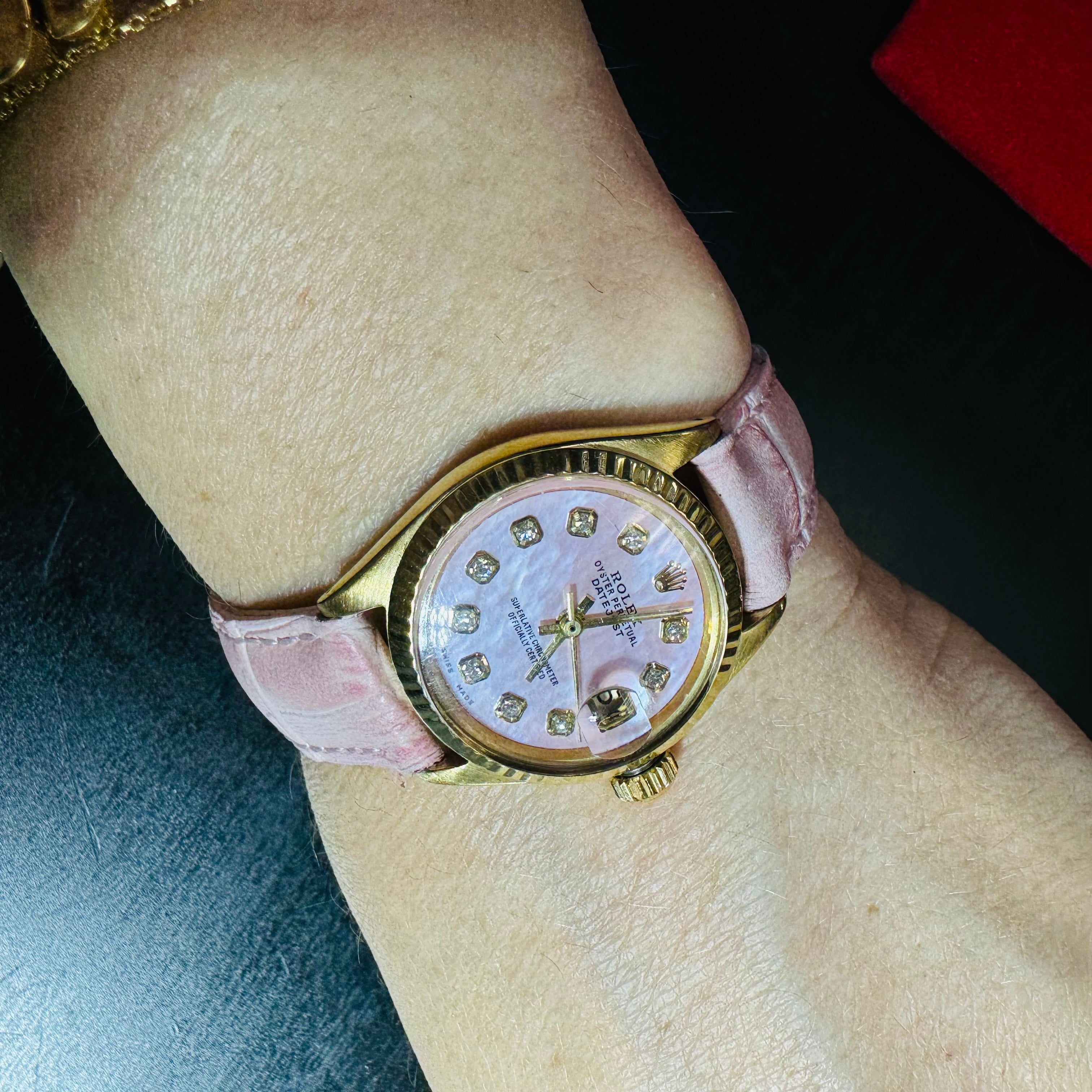 26mm 18K Yellow Gold Vintage Ladies Wristwatch with Pink Mother of Pearl Diamond Dial