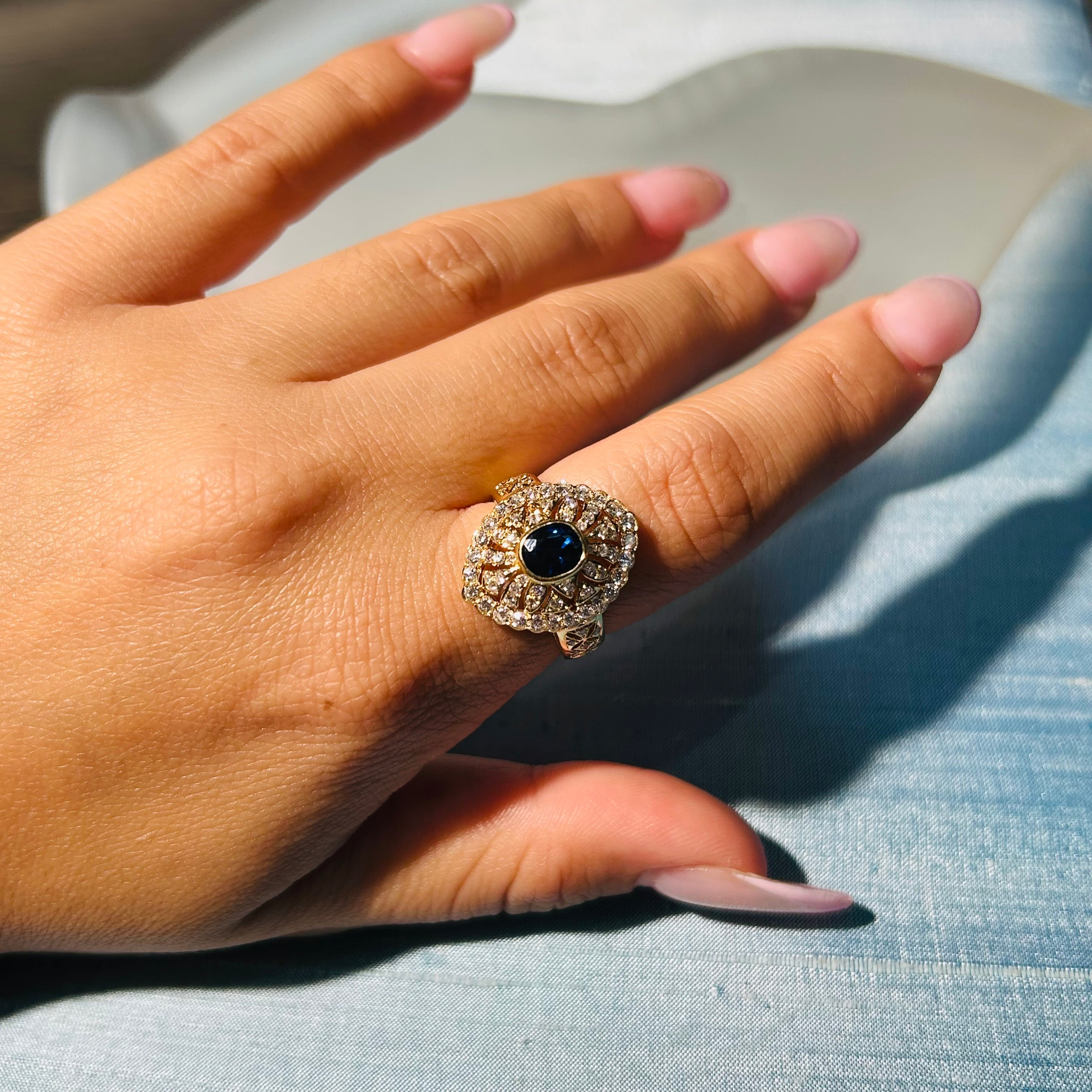 18K Yellow Gold Natural Diamond And Natural Blue Sapphire Size 6.5