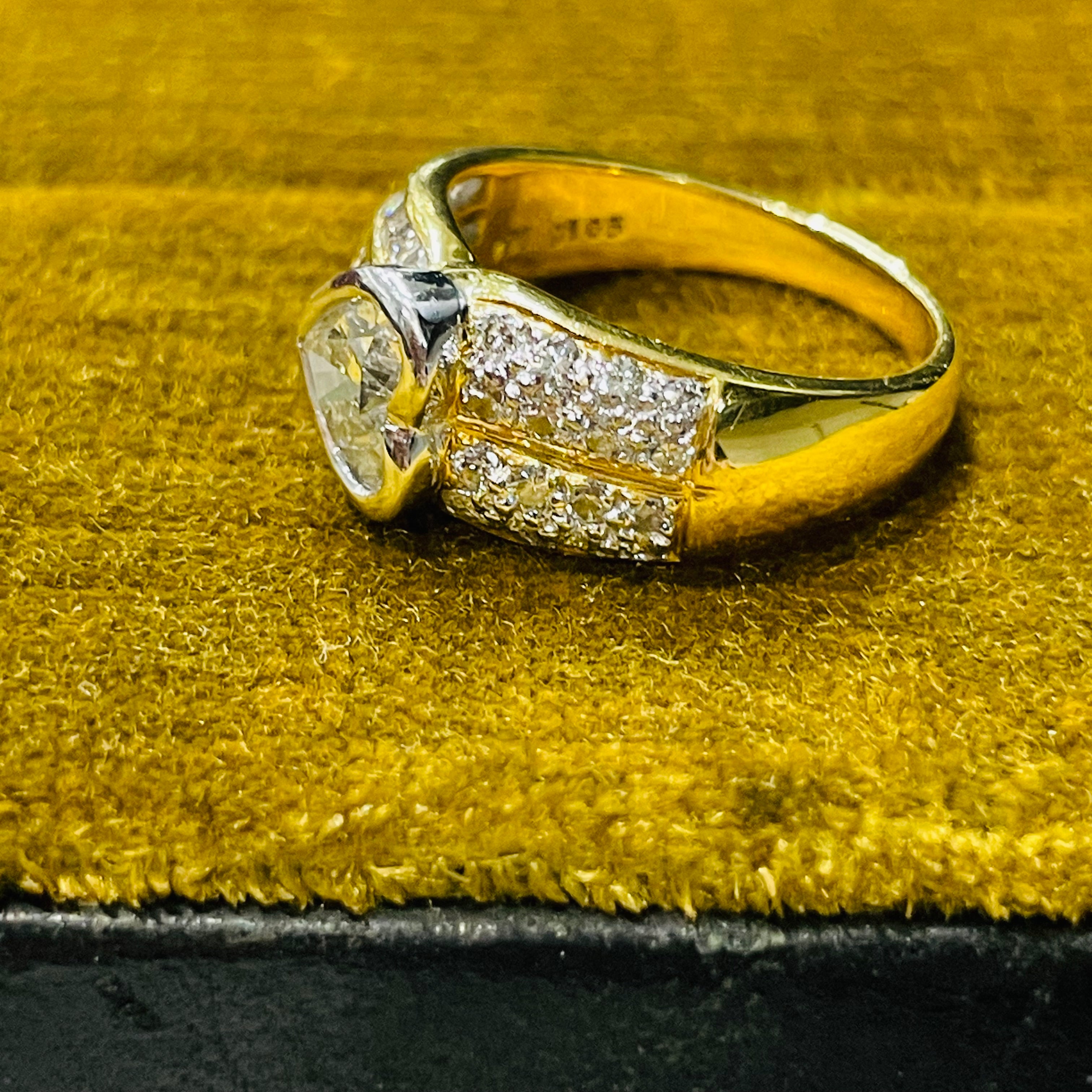 18K Yellow Gold Diamond Heart Ring